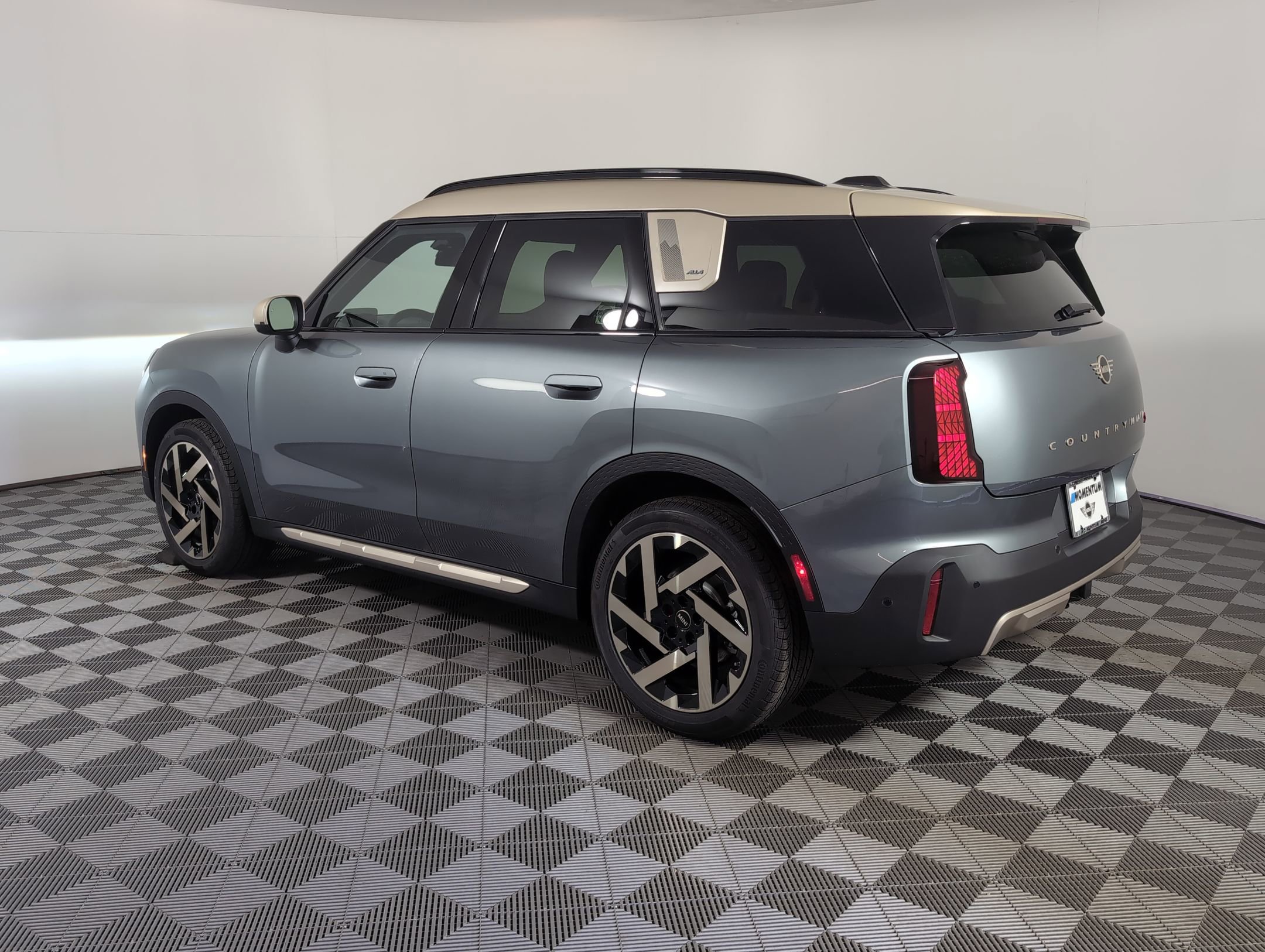 2026 Mini Countryman Iconic S ALL4 photo 3