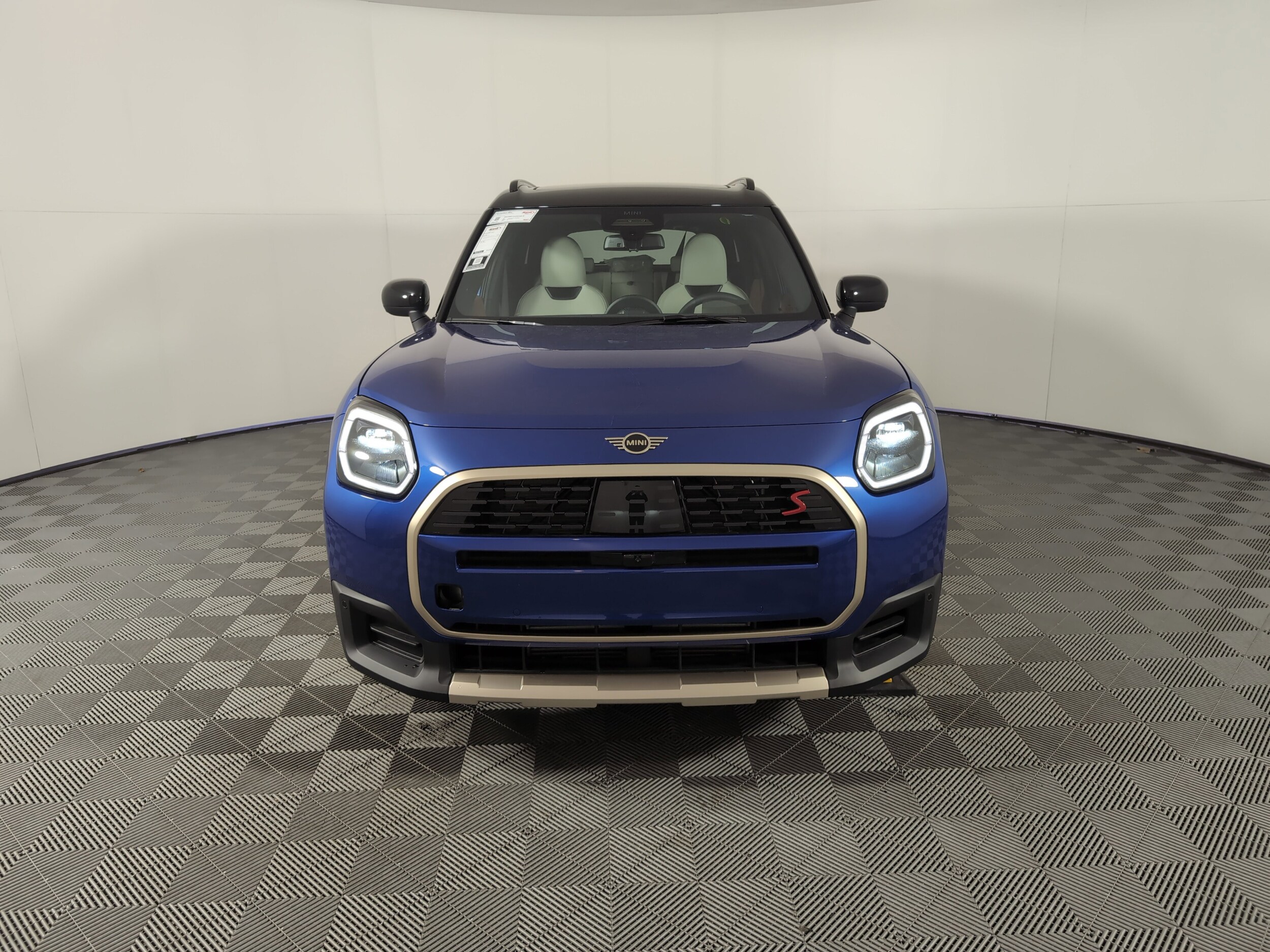 2025 Mini Countryman Iconic photo 2