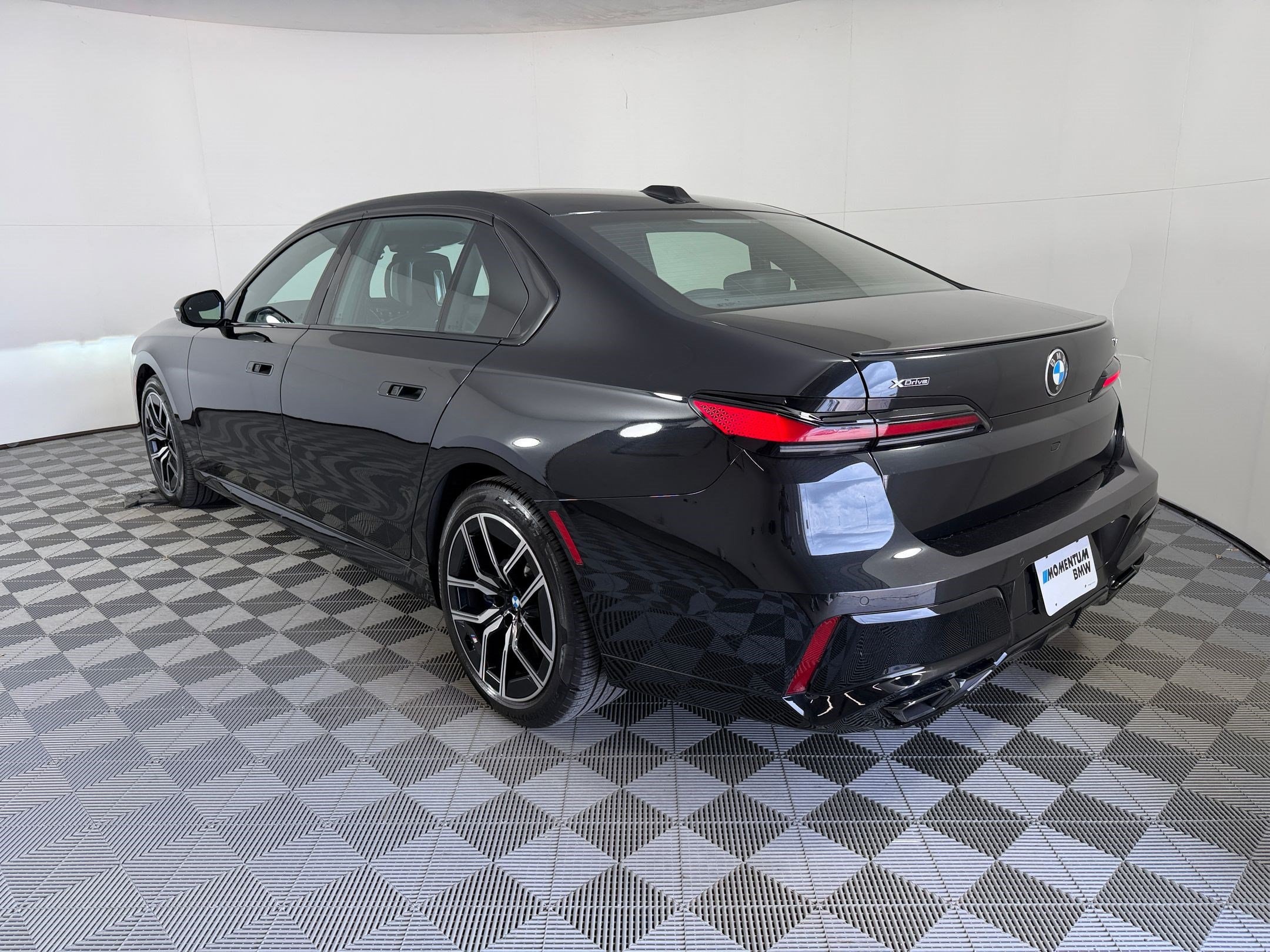 760i XDrive Sedan