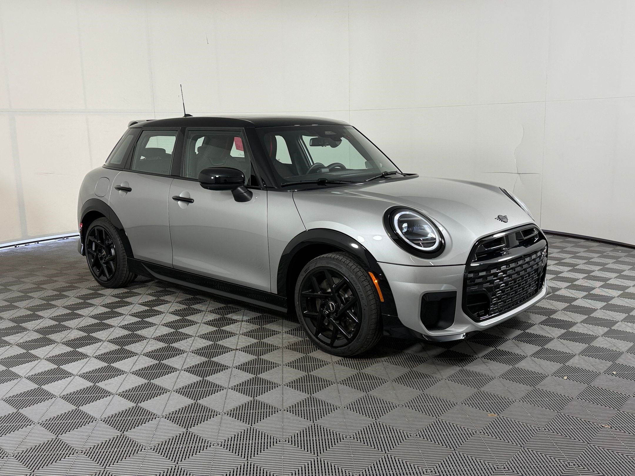 2026 MINI Hardtop 4 Door S - Photo 7