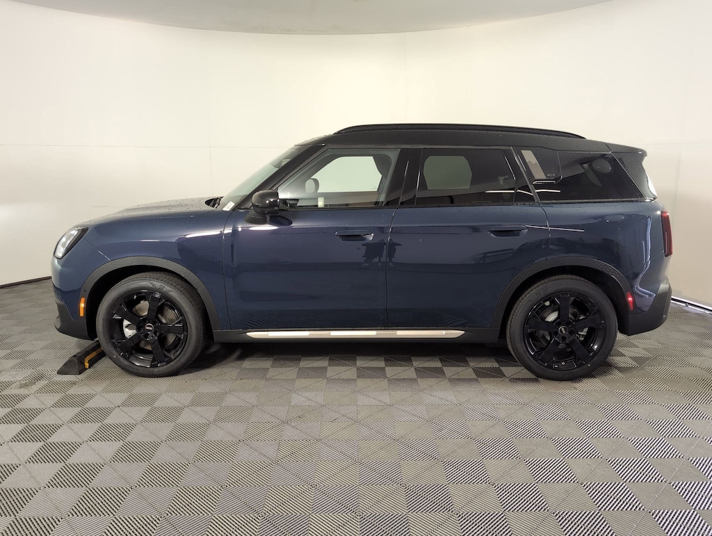 New 2025 MINI Countryman Iconic SUV