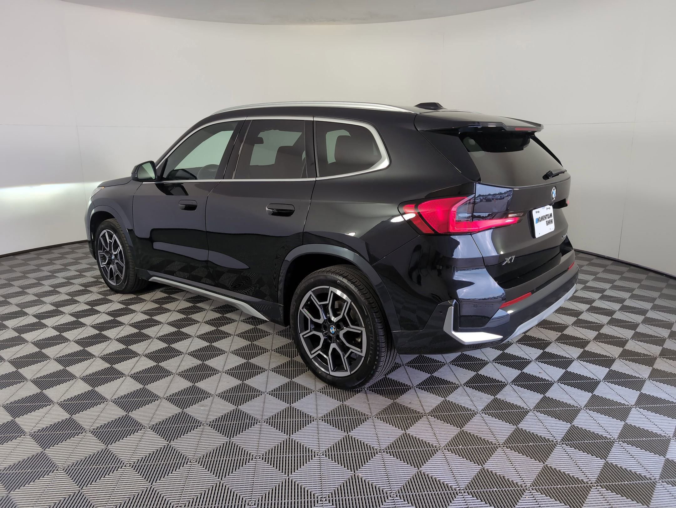 2025 Bmw X1 XDrive28i photo 2