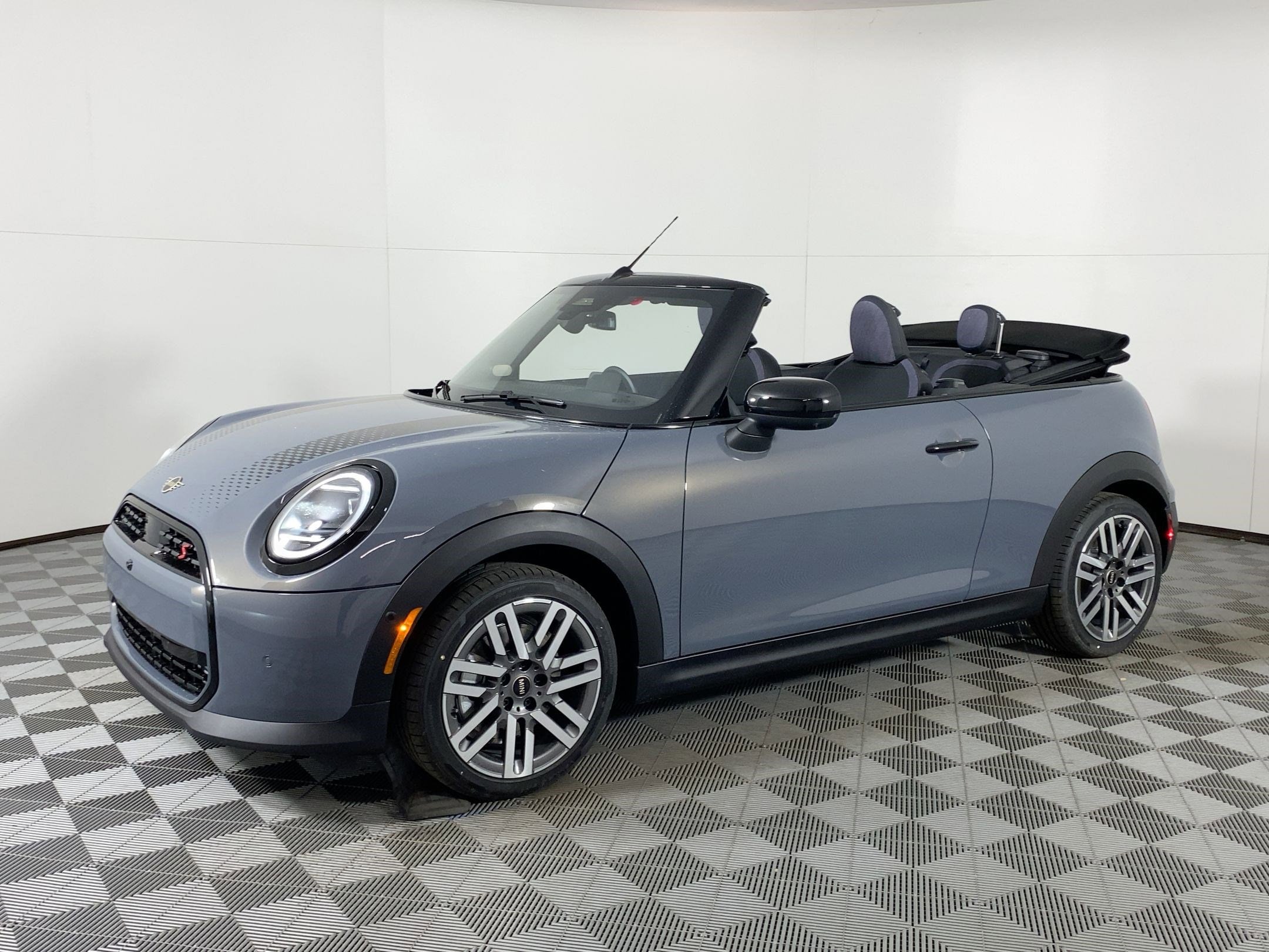 2026 MINI Convertible S's photo