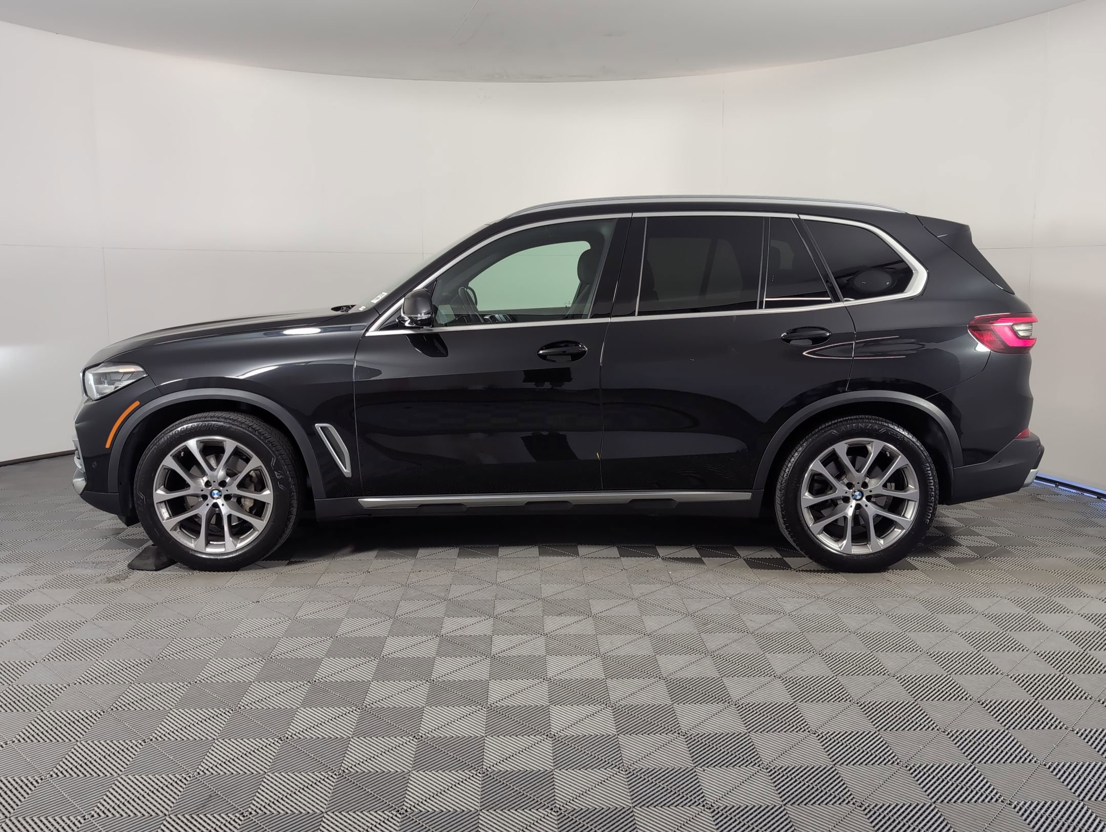 2023 Bmw X5 xDrive40i photo 2