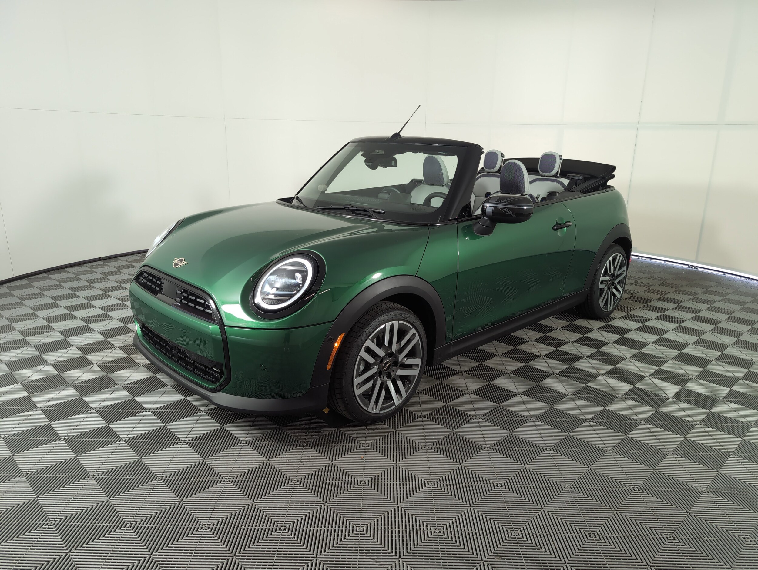2025 Mini Cooper Convertible Signature photo 3