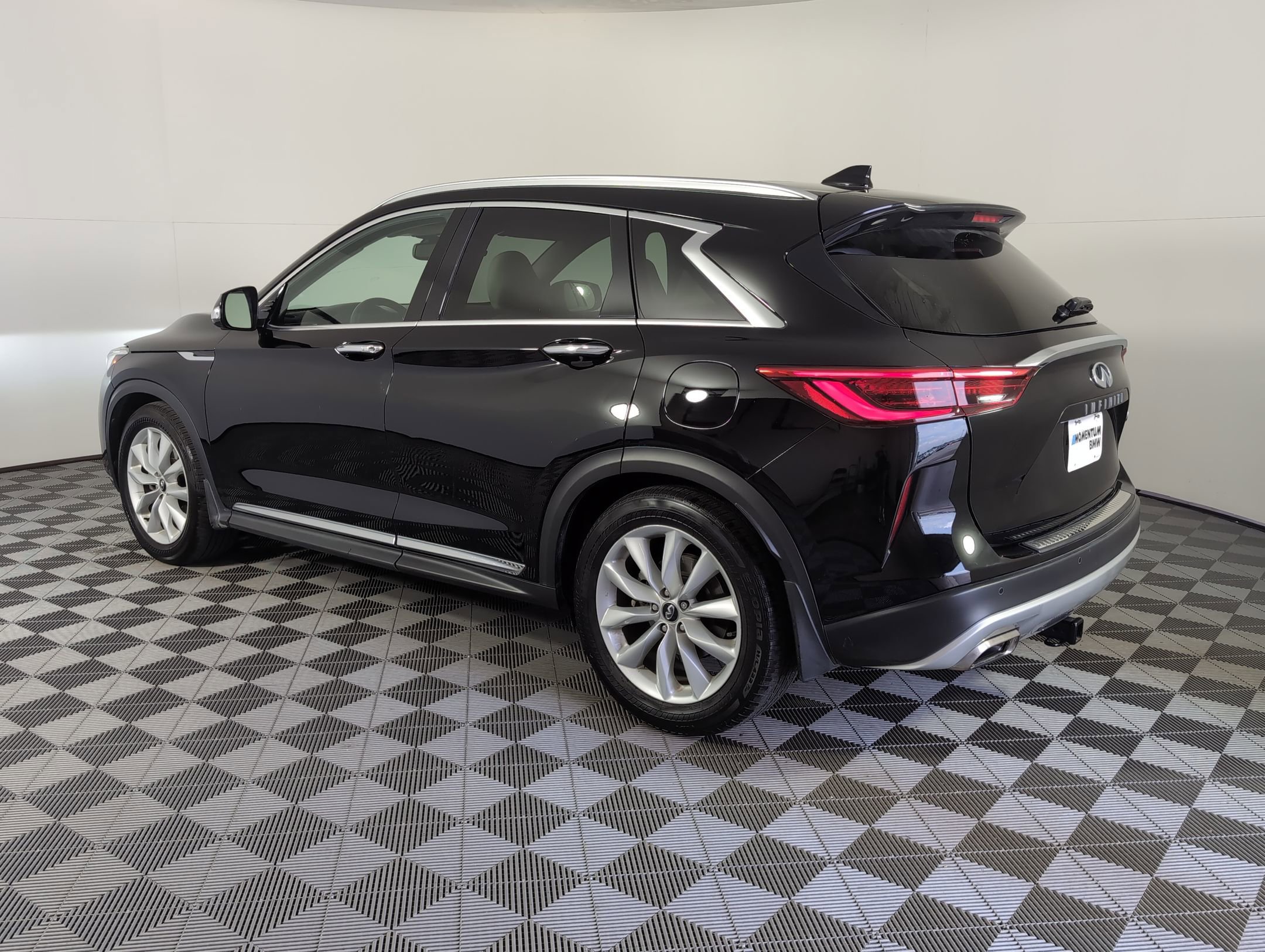 2019 Infiniti QX50 Essential photo 3