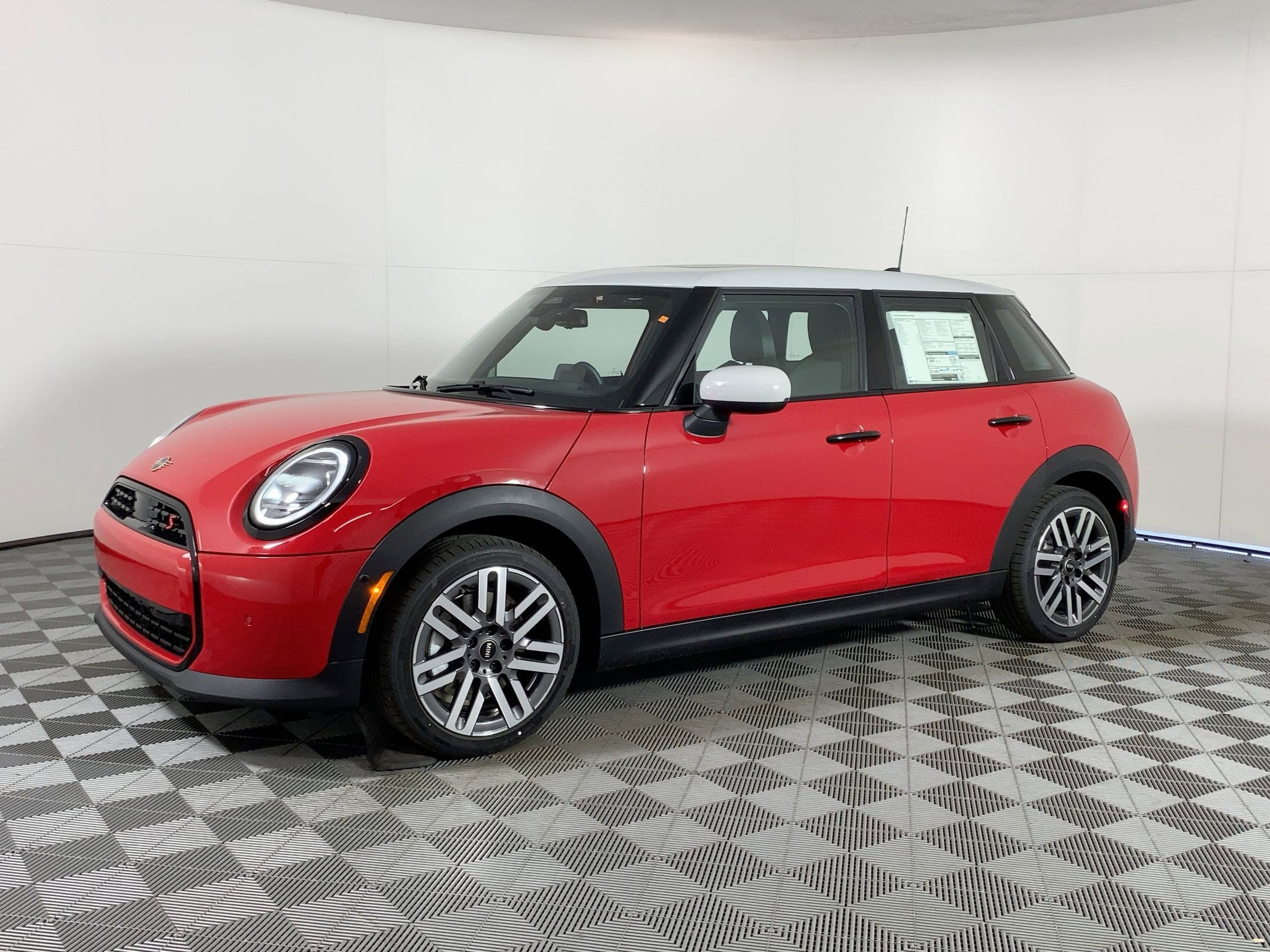 2026 MINI Hardtop 4 Door S's photo