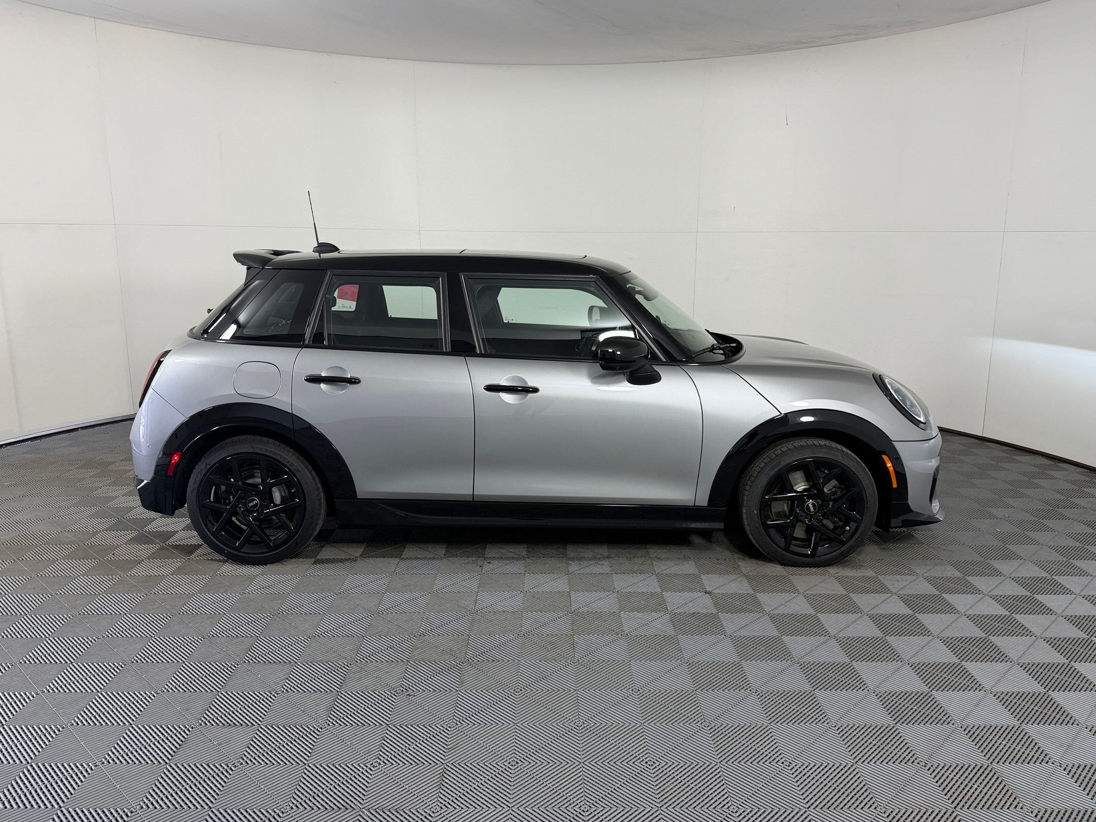 2026 MINI Hardtop 4 Door S - Photo 8