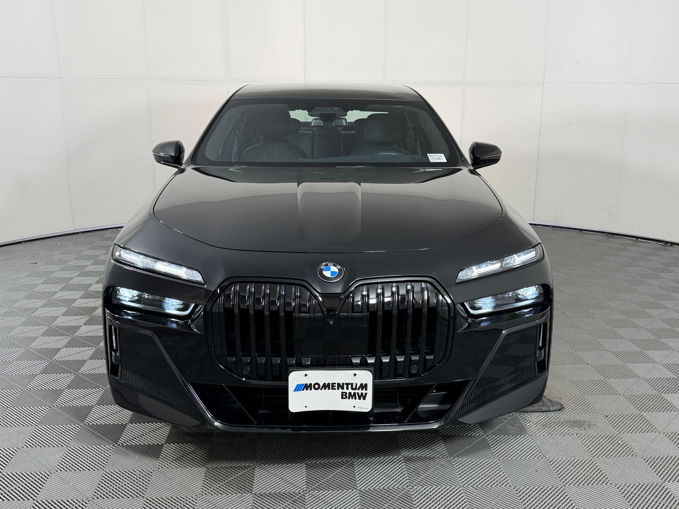 760i XDrive Sedan