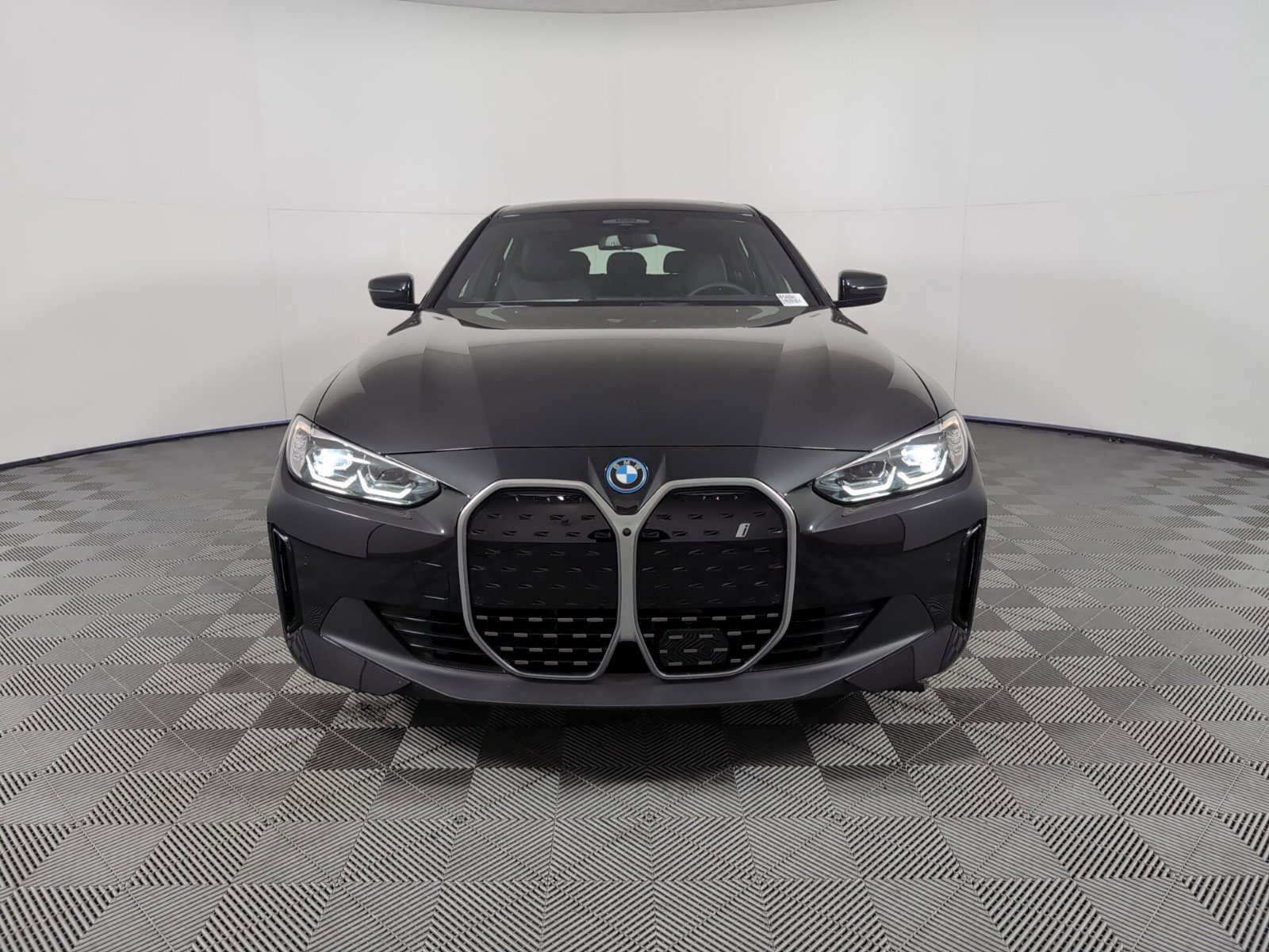 Used 2024 BMW i4 Base with VIN WBY73AW01RFS46941 for sale in Houston, TX