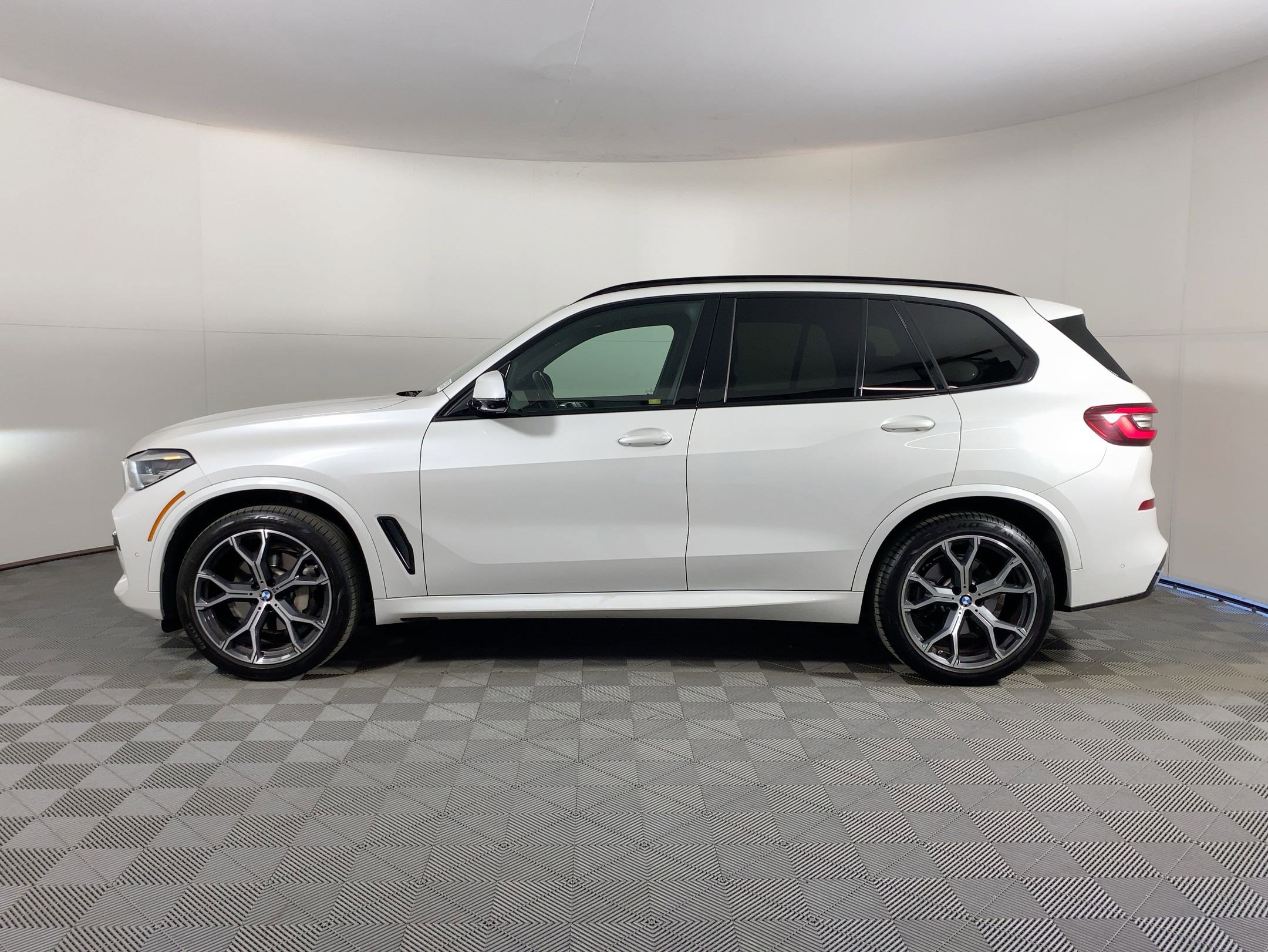 2021 Bmw X5 sDrive40i photo 2