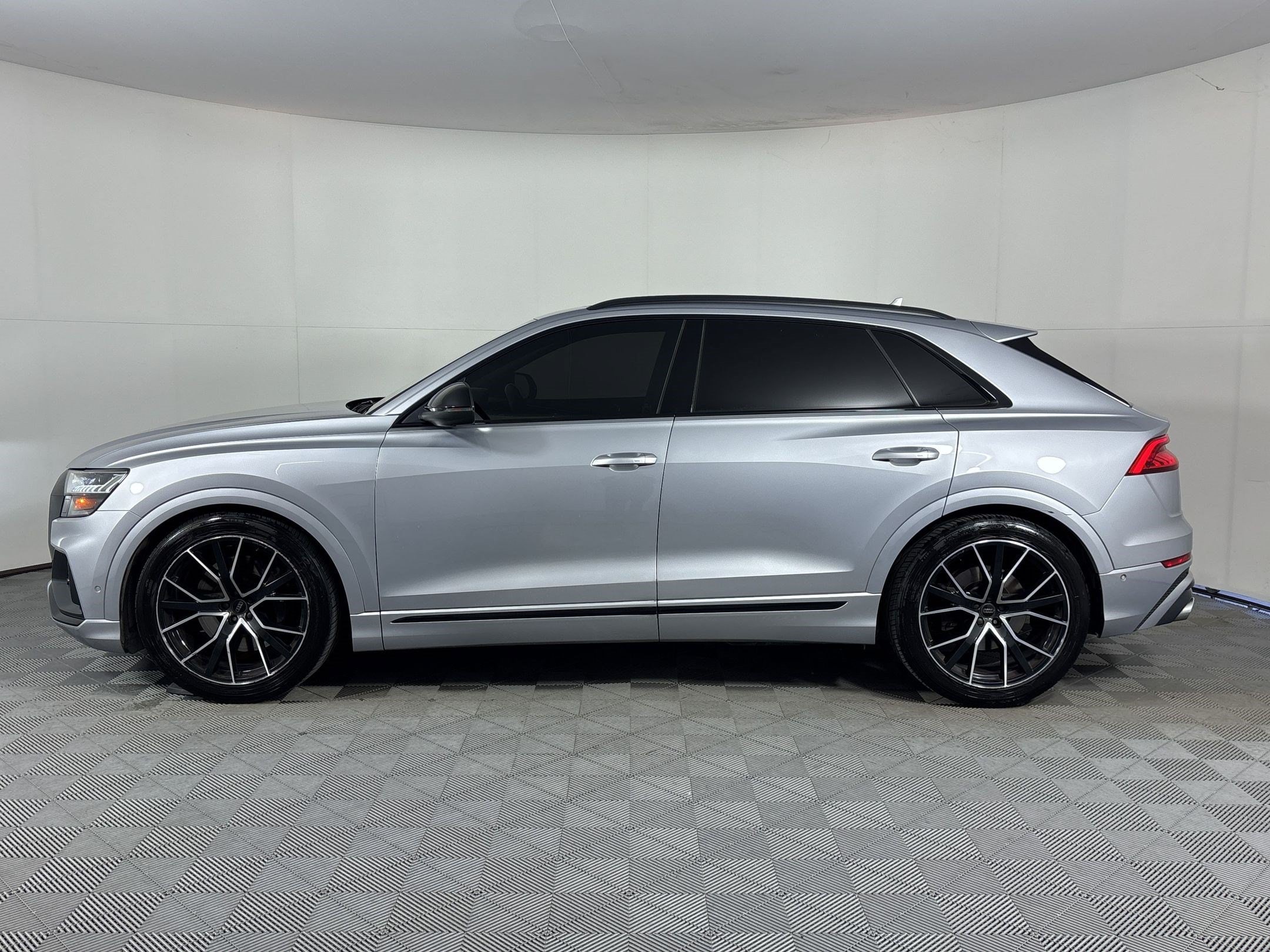 SQ8 4.0T Premium Plus SUV
