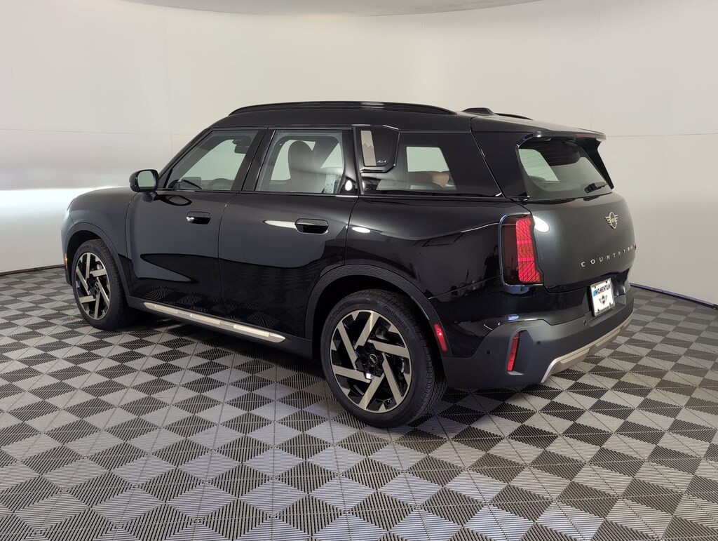 New 2026 MINI Countryman Signature Plus SUV