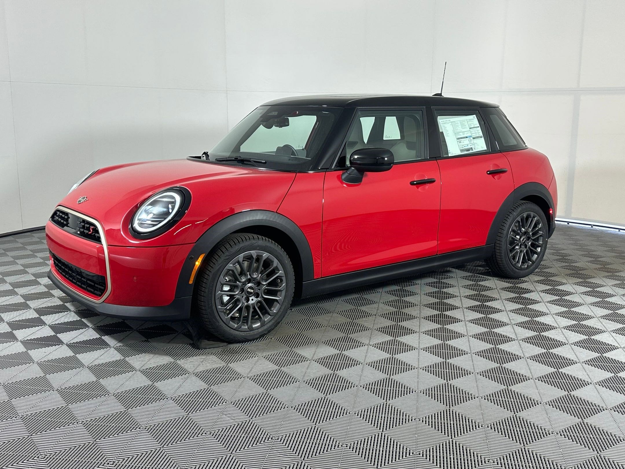 2026 MINI Hardtop 4 Door S's photo
