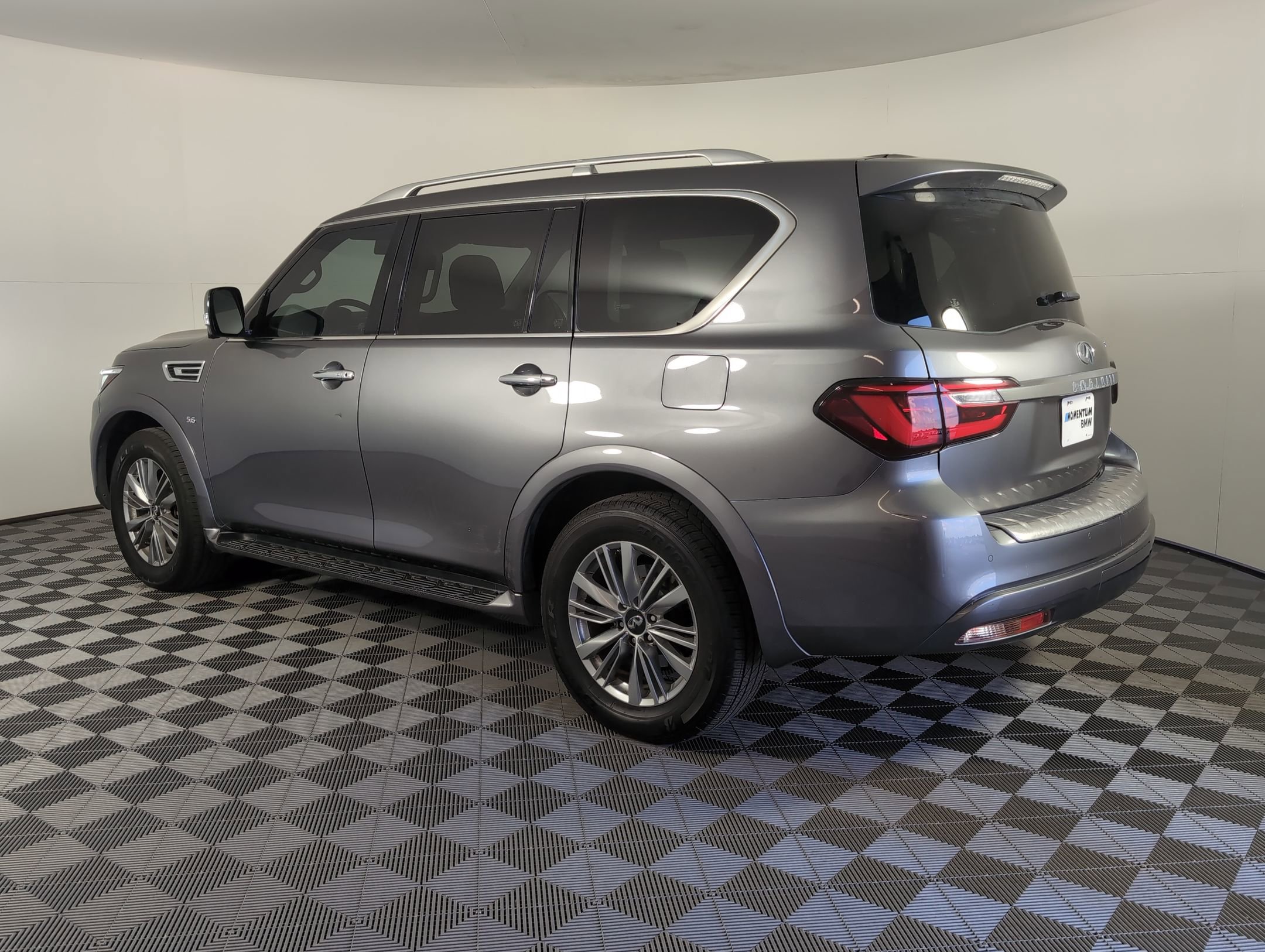 2018 Infiniti QX80 photo 3