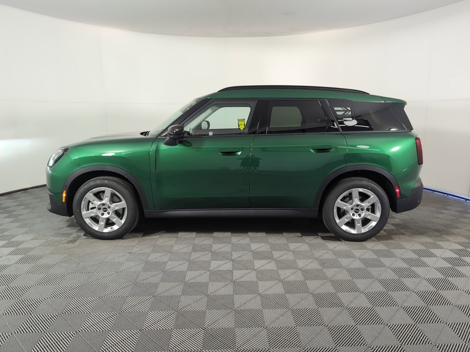 2025 Mini Countryman Iconic photo 4