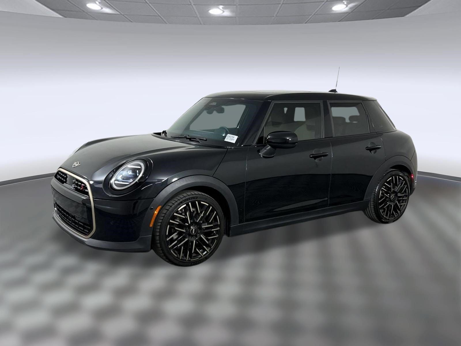 2025 MINI Hardtop Cooper S's photo
