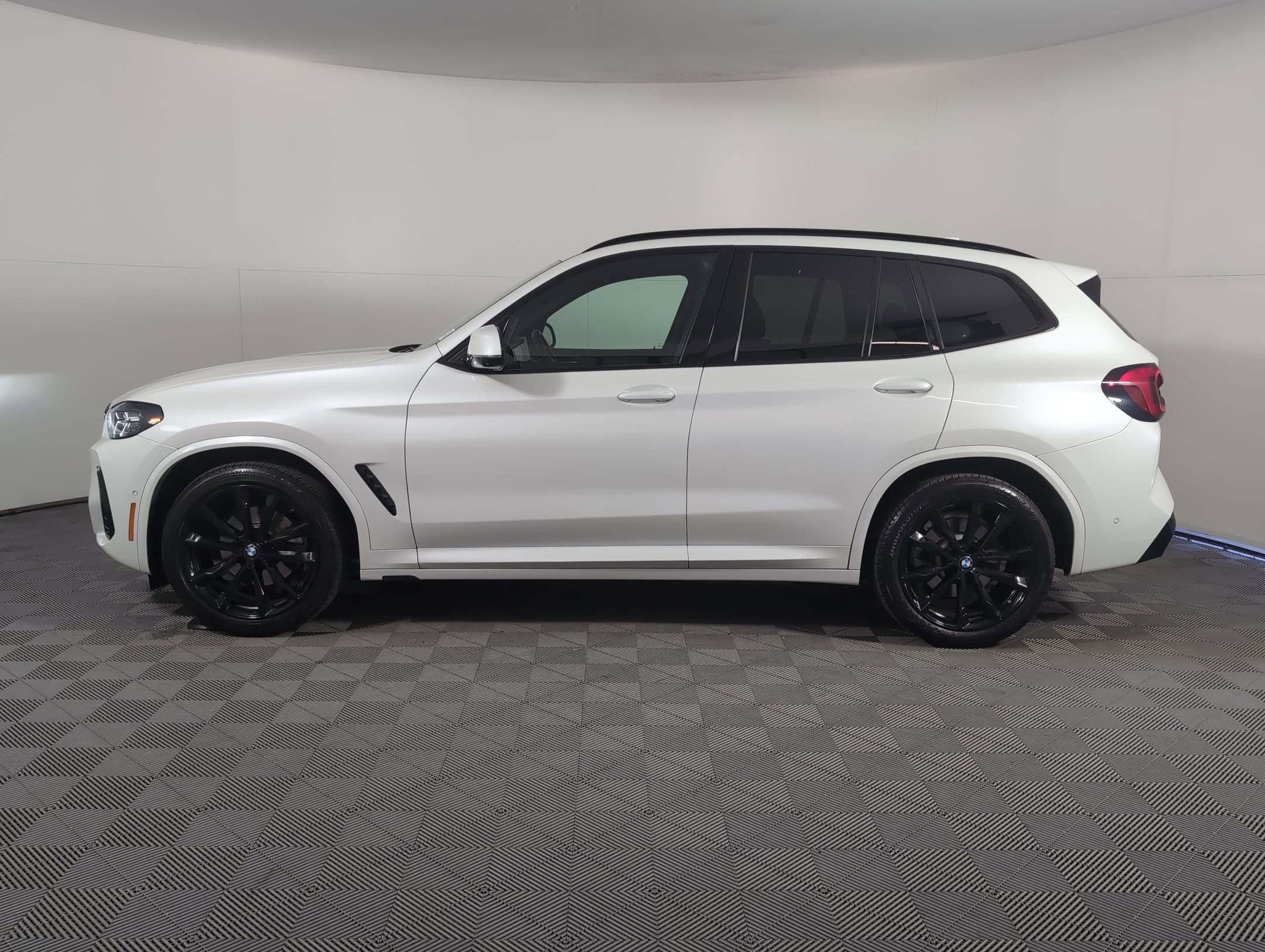 2023 Bmw X3 sDrive30i photo 2