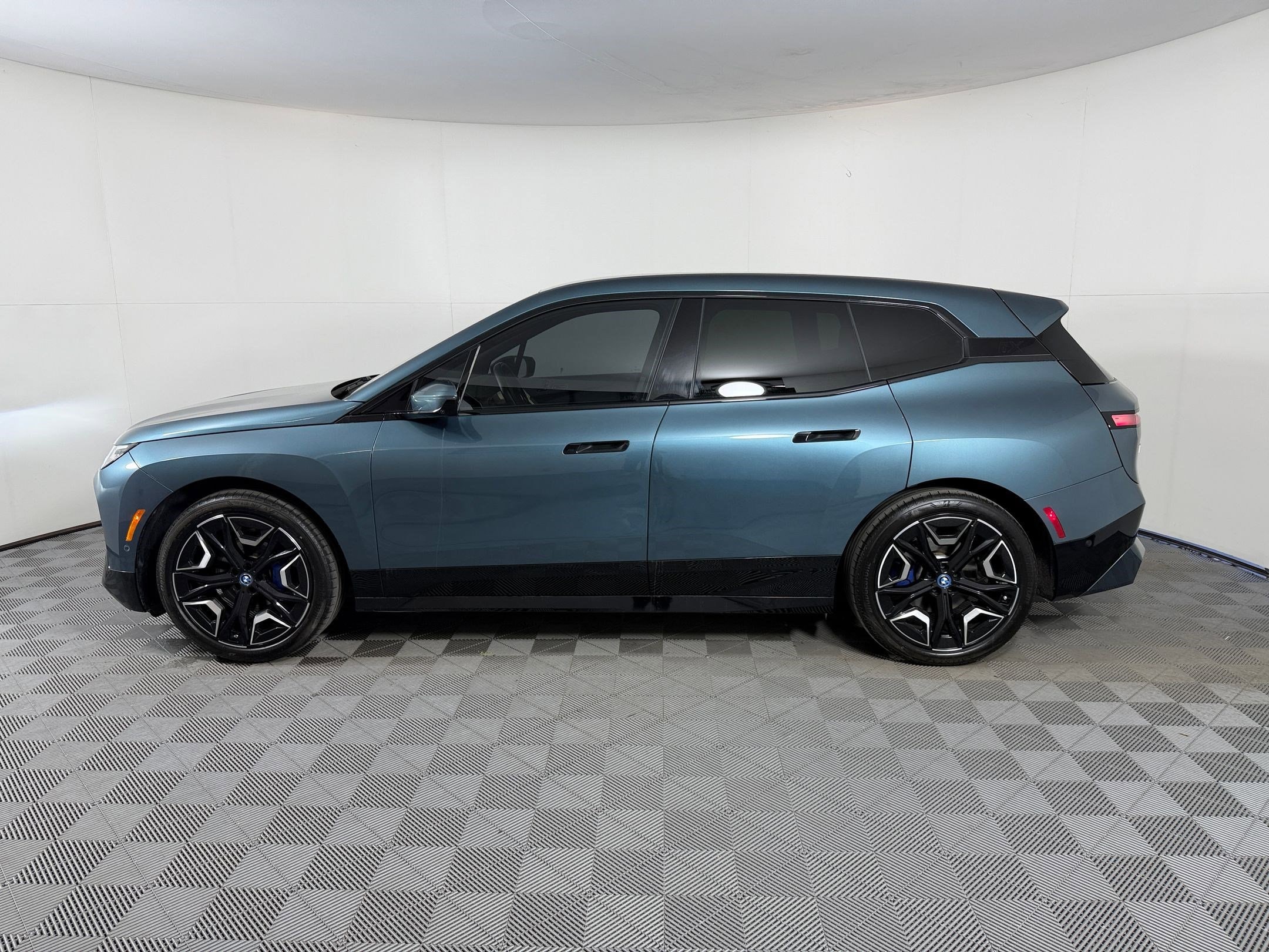 Used 2023 BMW iX Base with VIN WB523CF01PCM57767 for sale in Houston, TX