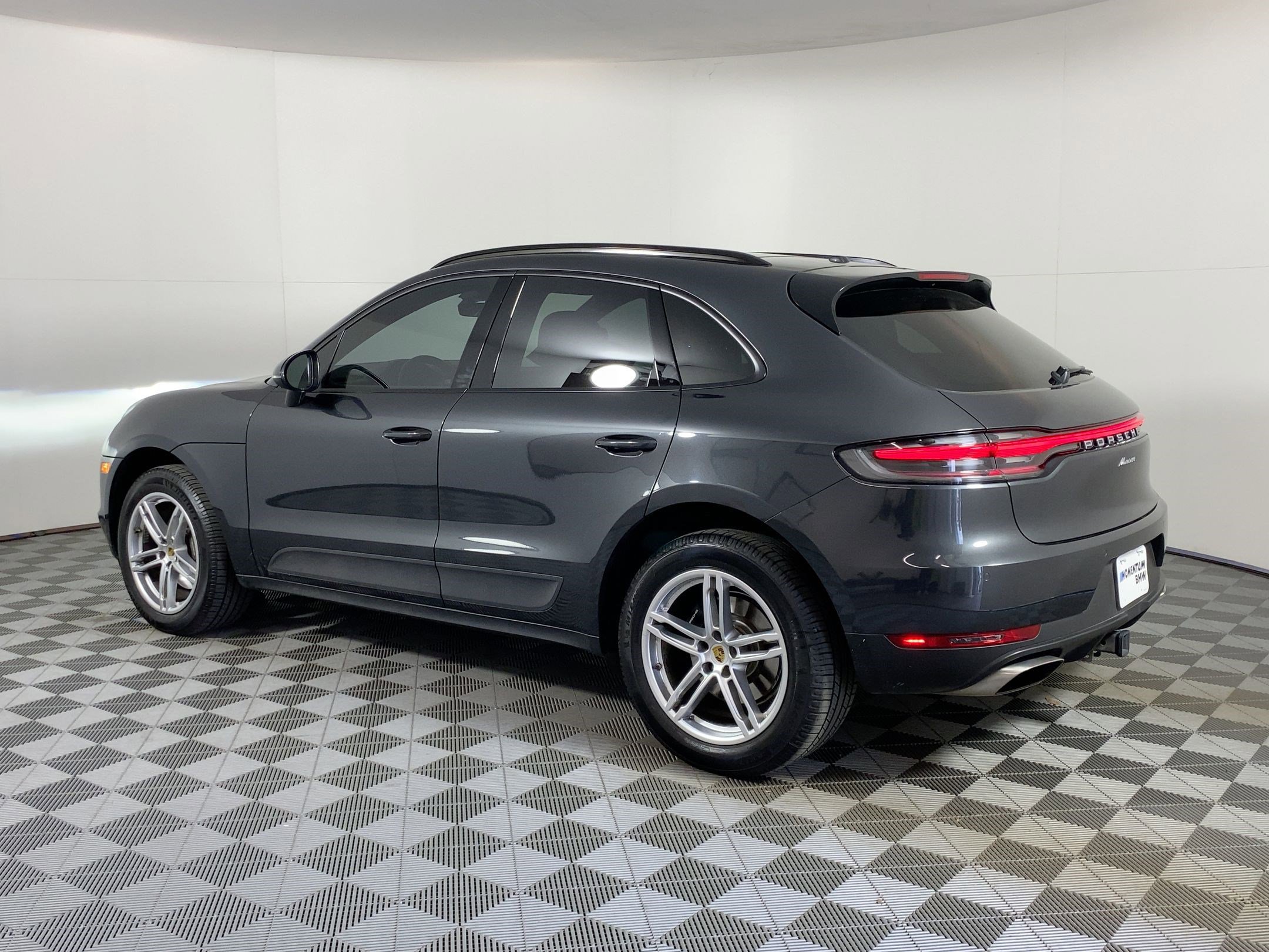 2019 Porsche Macan photo 3