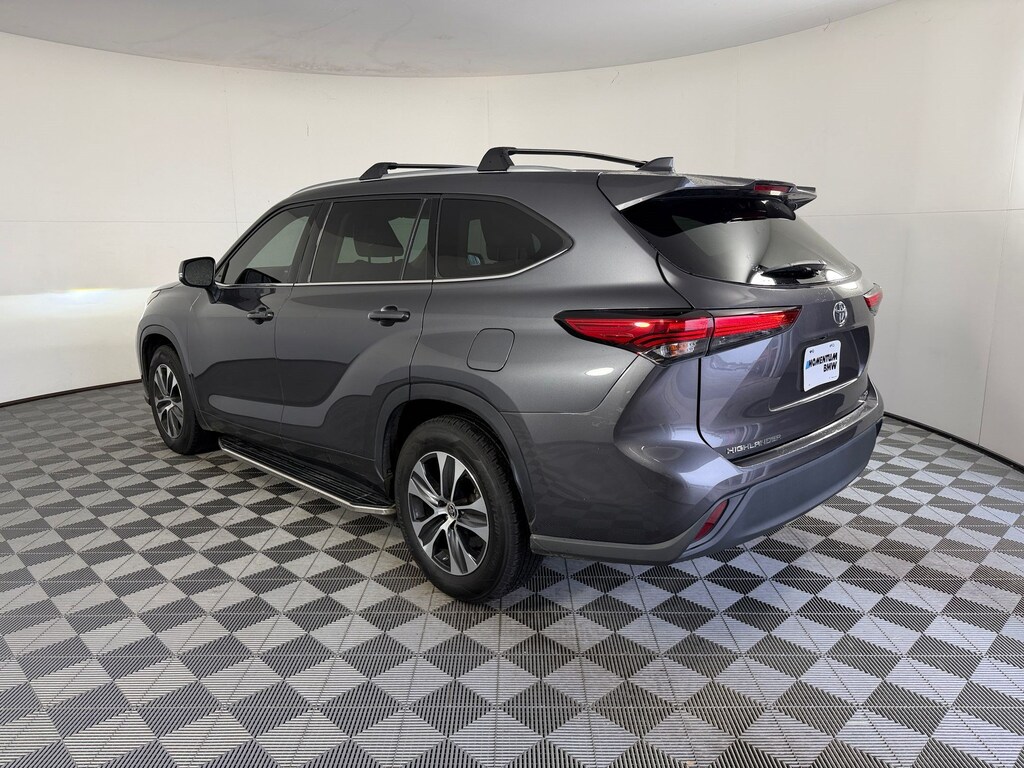 Used 2021 Toyota Highlander XLE SUV