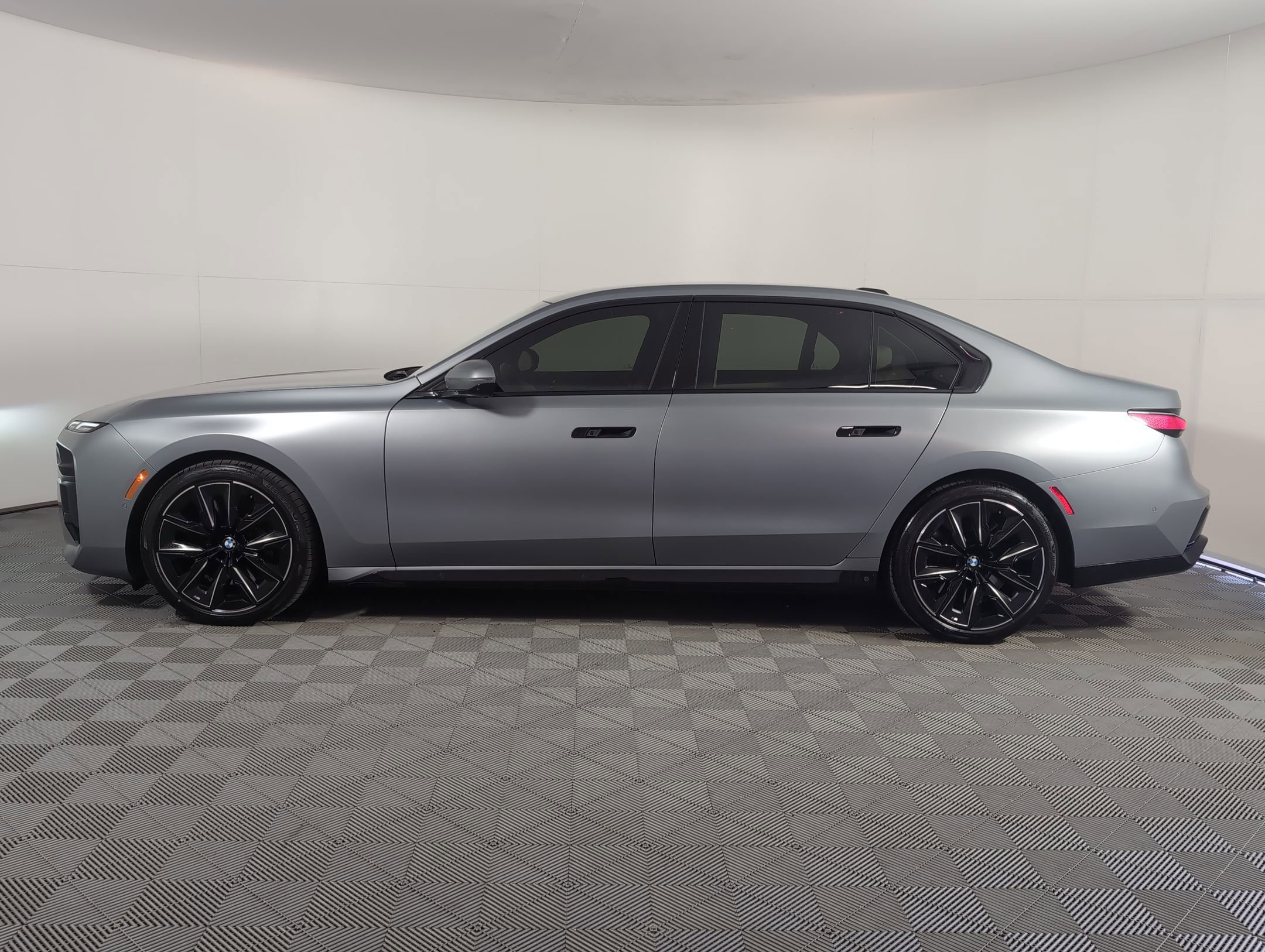 2023 Bmw 760i xDrive photo 2