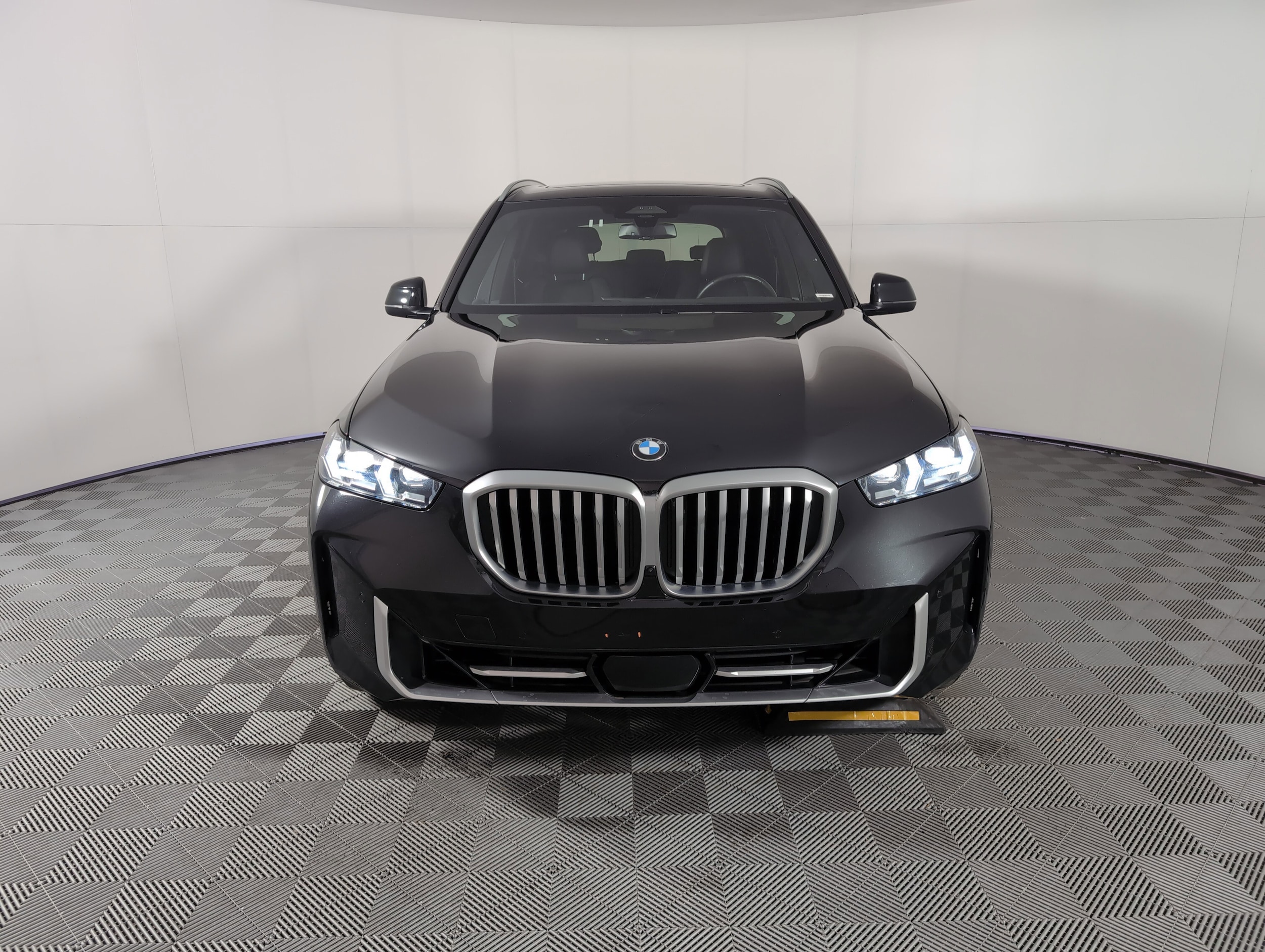 Used 2024 BMW X5 40i with VIN 5UX13EU09R9S51609 for sale in Houston, TX