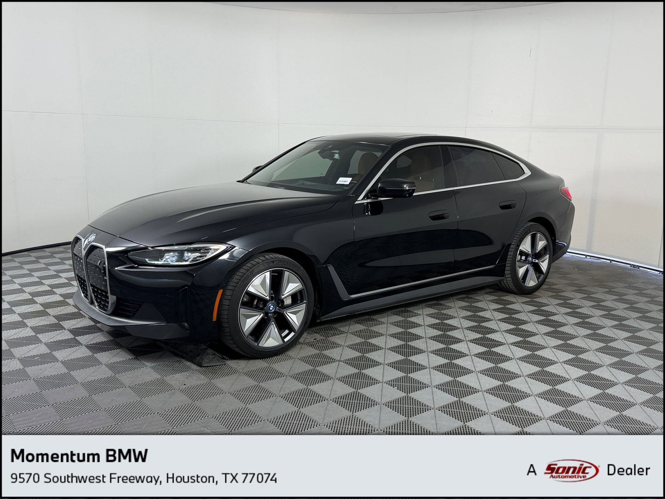 2023 BMW i4 eDrive35's photo