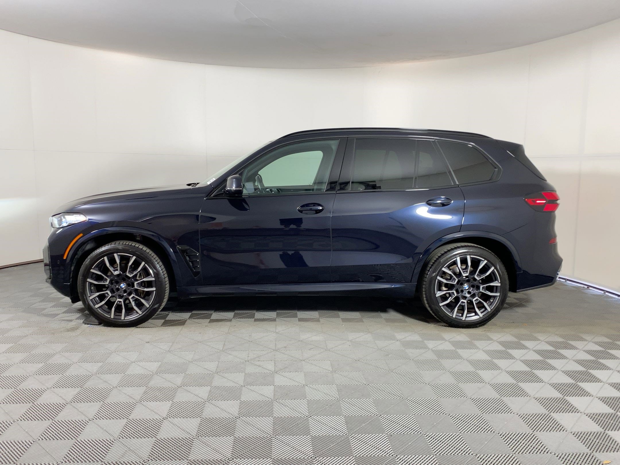 2024 Bmw X5 sDrive40i photo 2