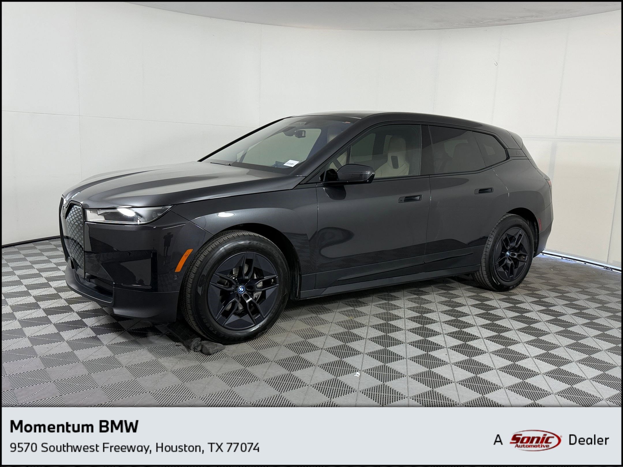 2024 BMW iX xDrive50's photo