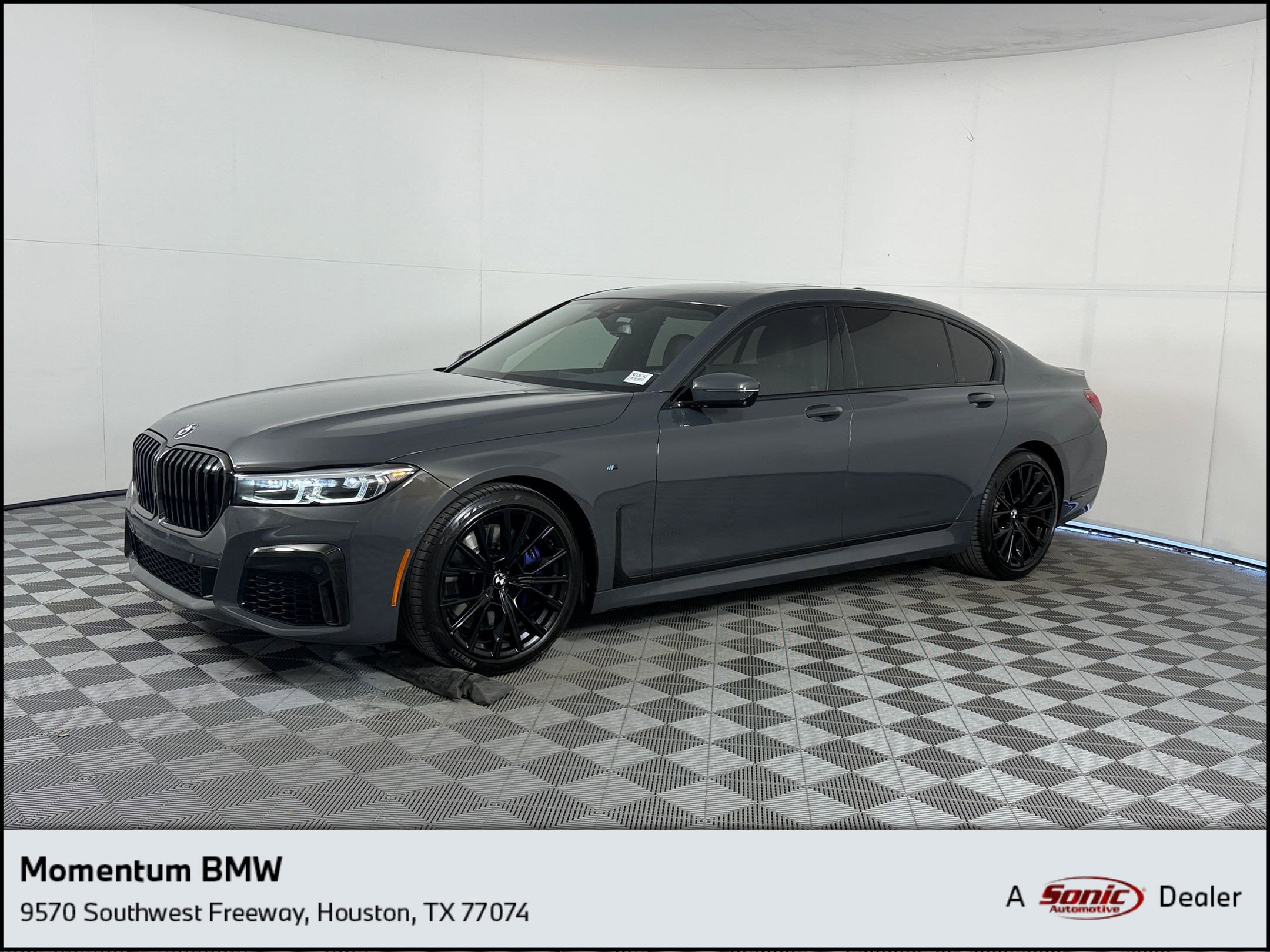 2022 BMW 7 Series 740i's photo