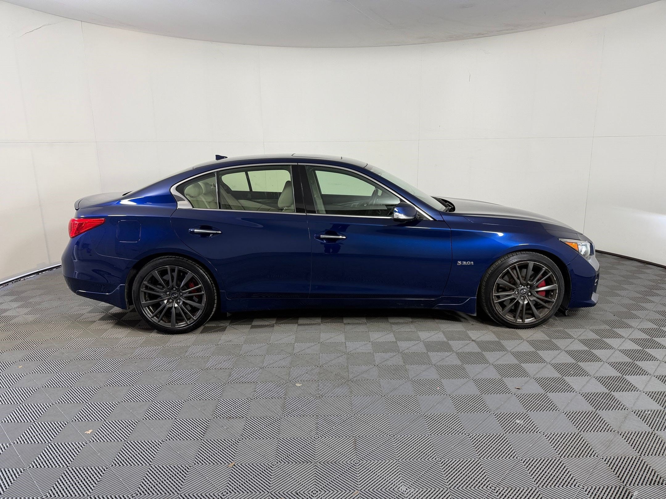 Q50 3.0t Red Sport 400 Sedan