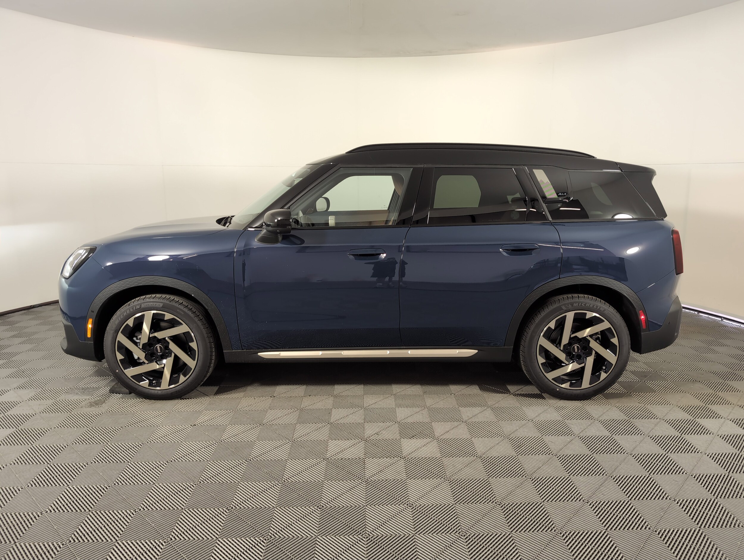 2025 Mini Countryman S ALL4 Iconic photo 4