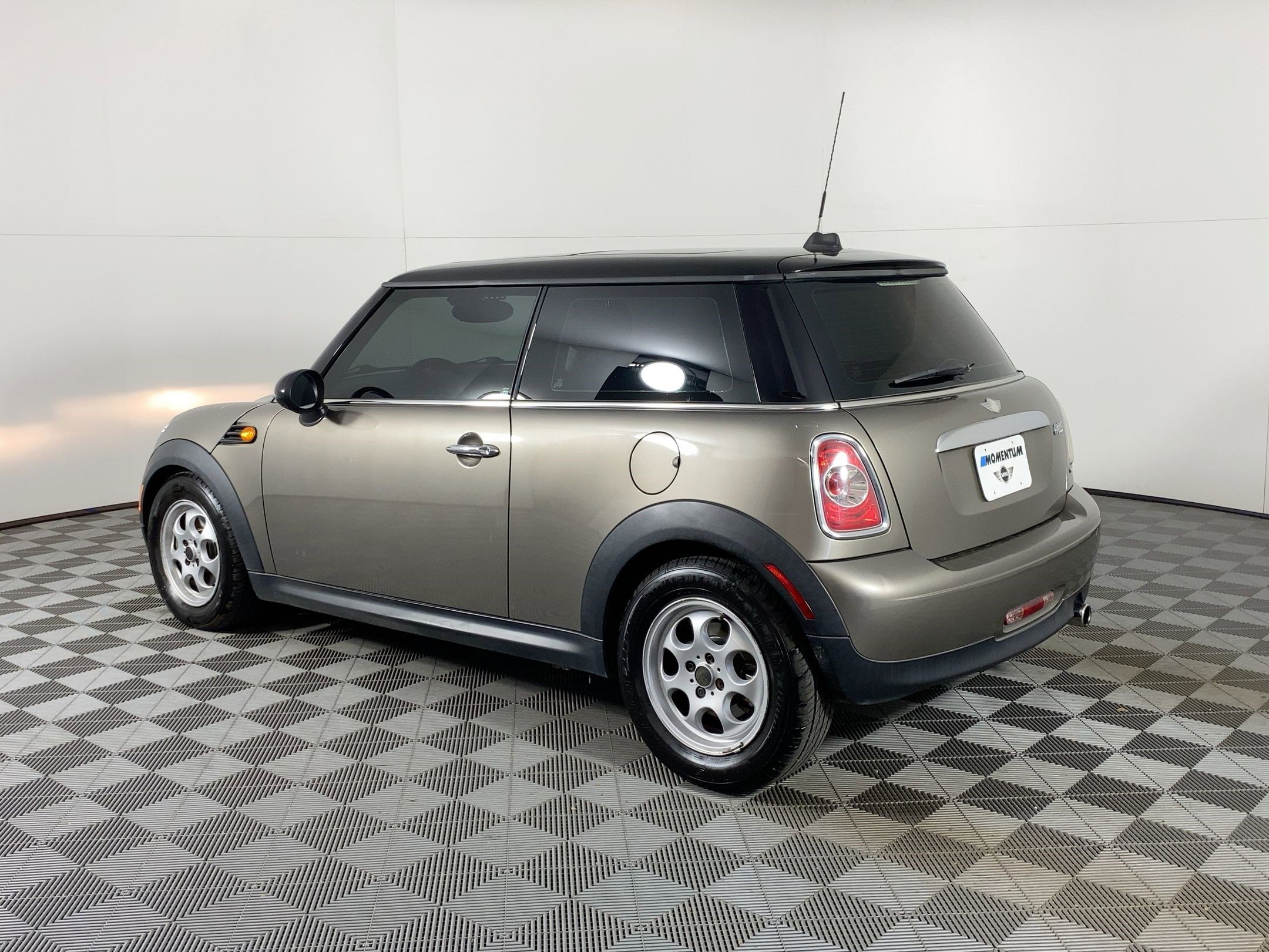2012 Mini Cooper Base Hardtop photo 2