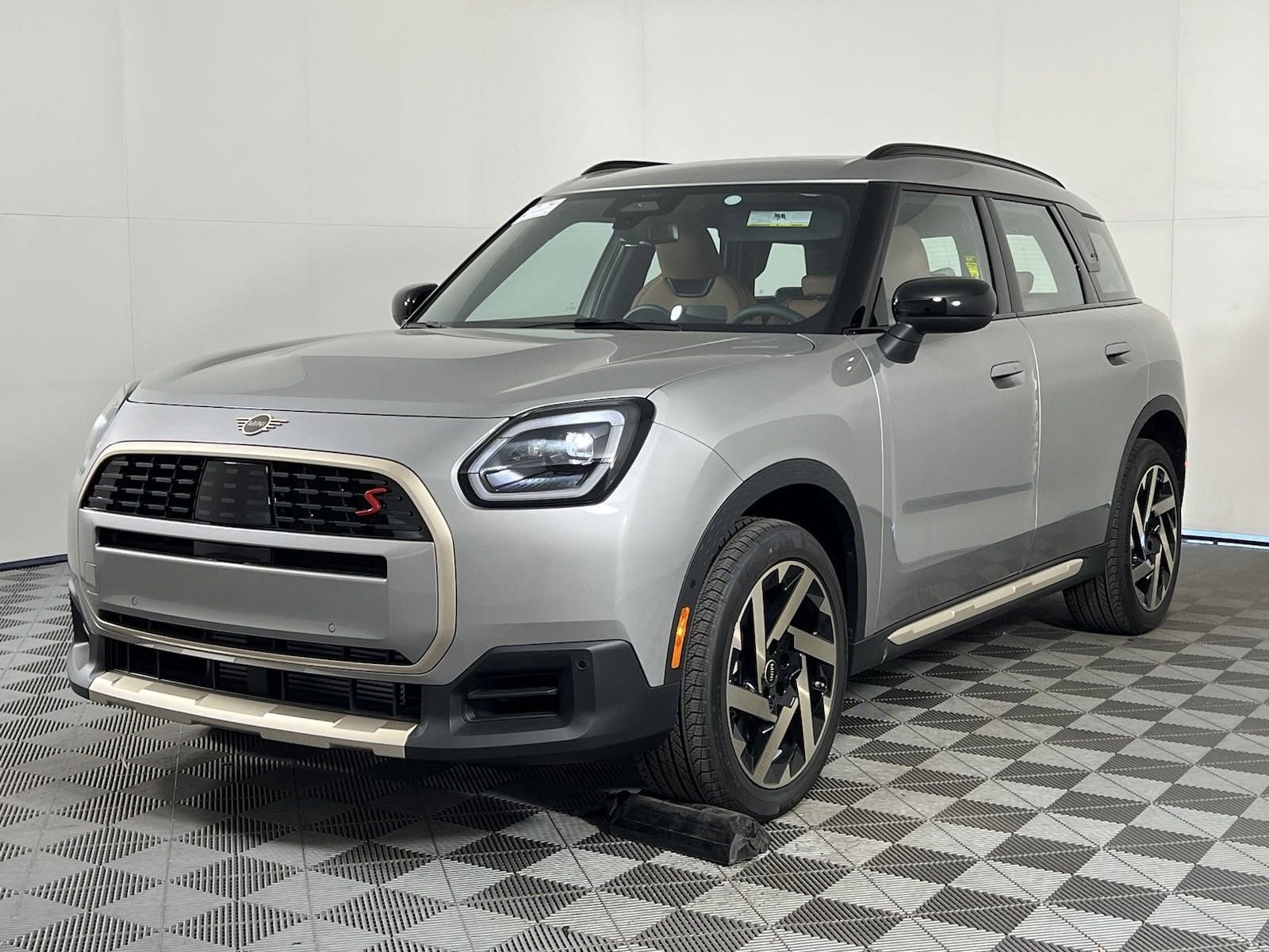 2025 MINI Countryman Signature Plus