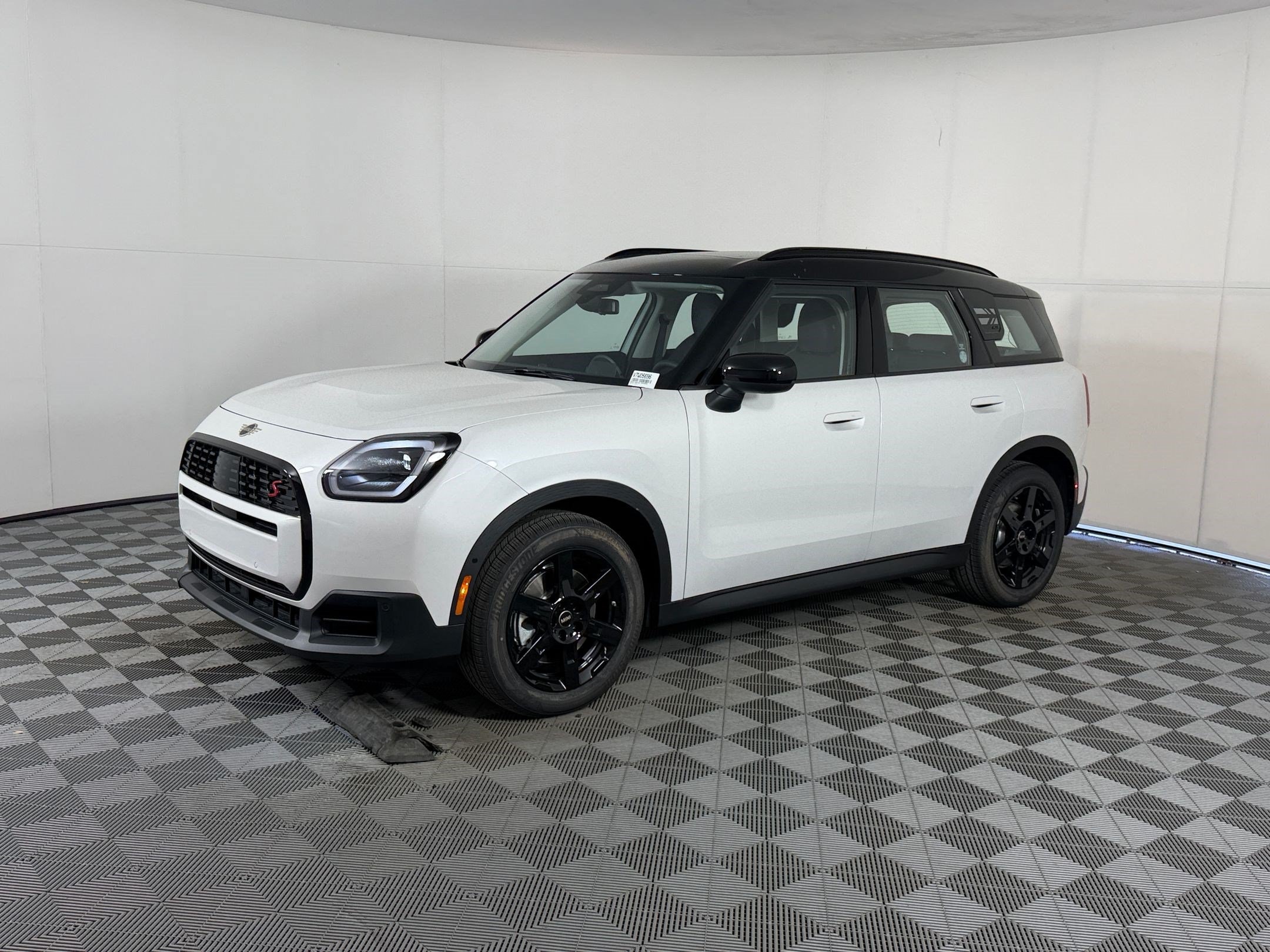 2027 MINI Countryman S ALL4's photo