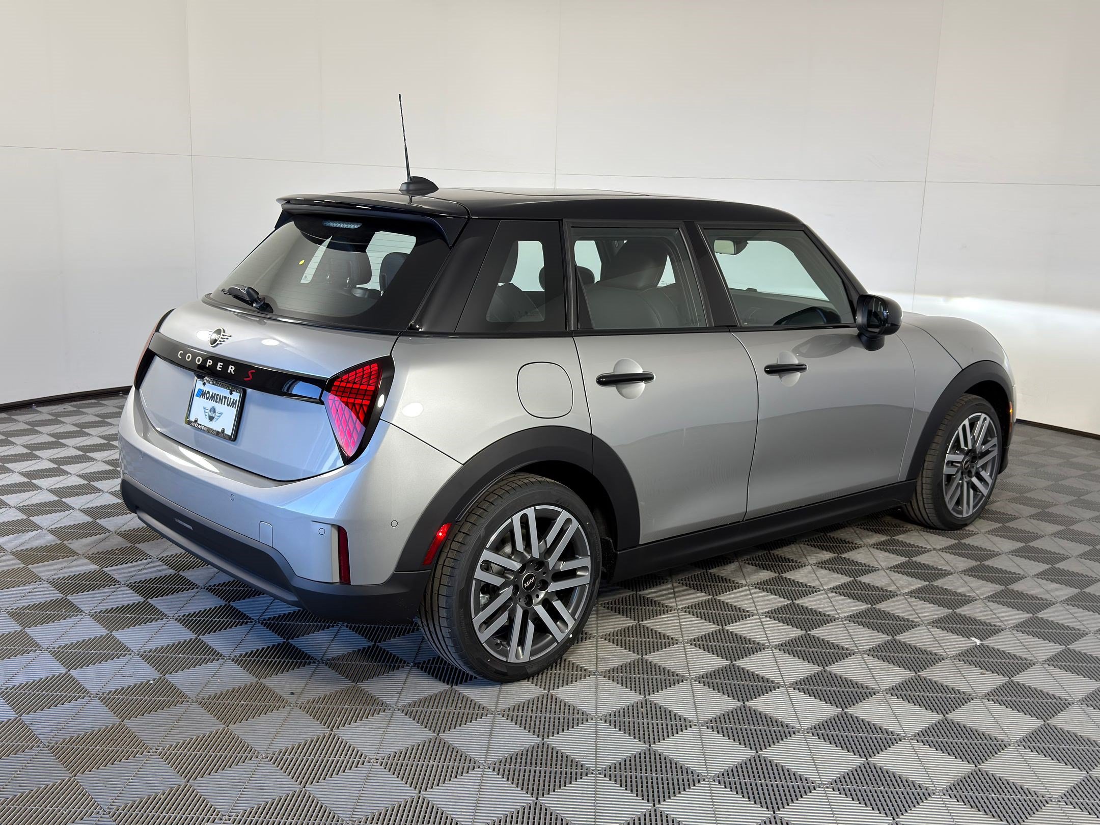 2026 MINI Hardtop 4 Door S - Photo 7