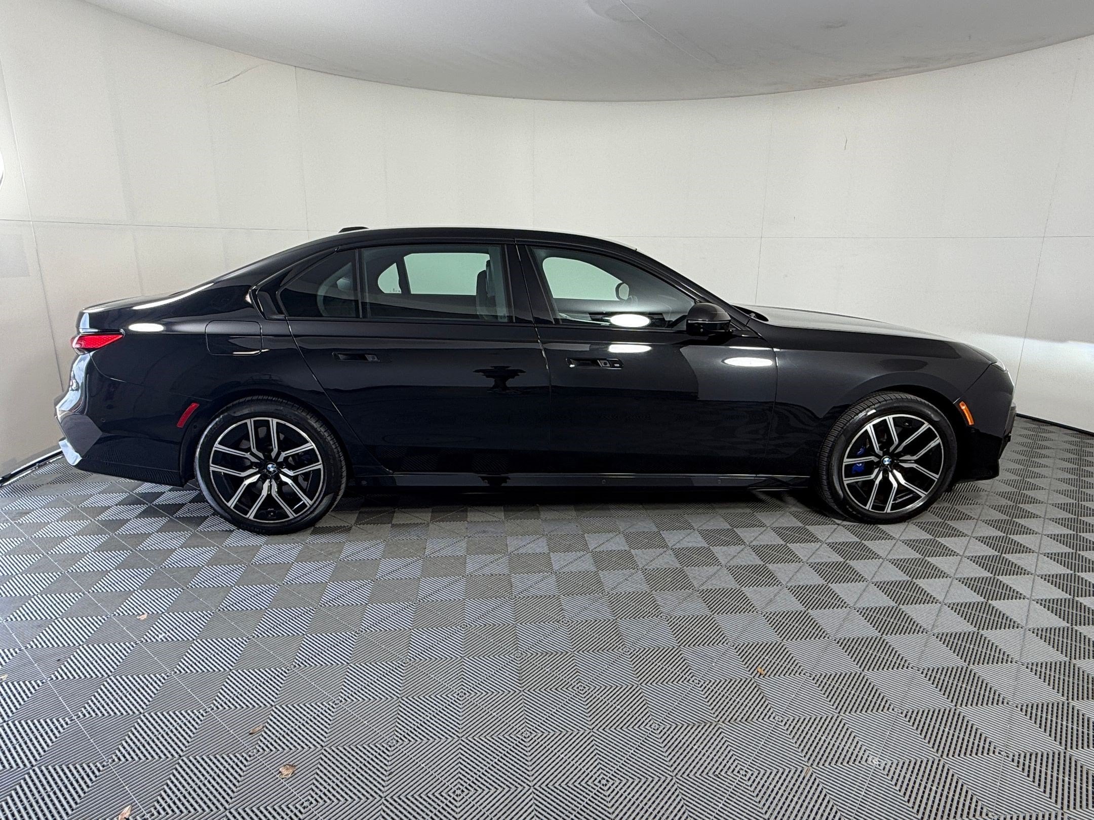 760i XDrive Sedan