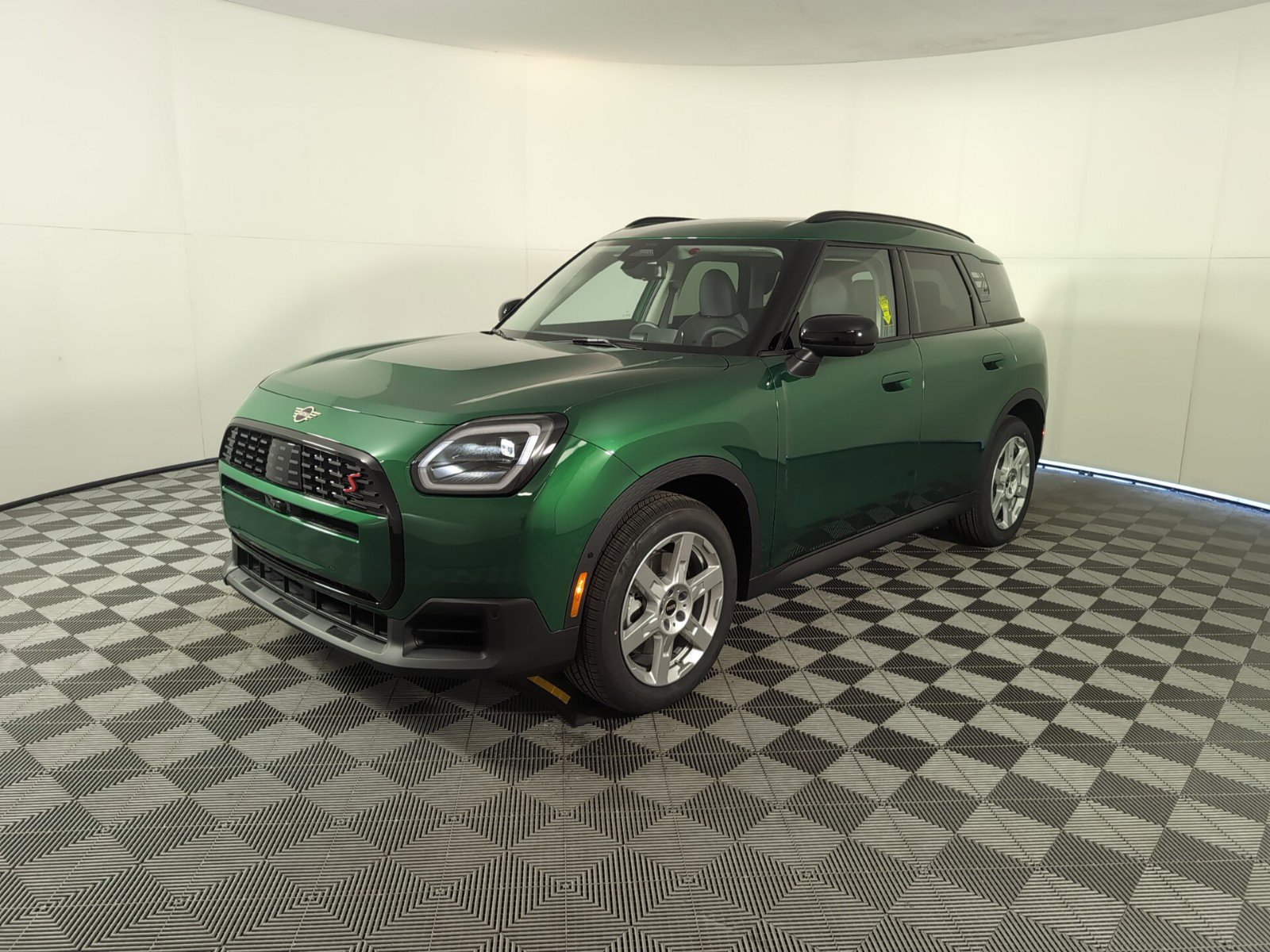 2025 Mini Countryman Iconic photo 3