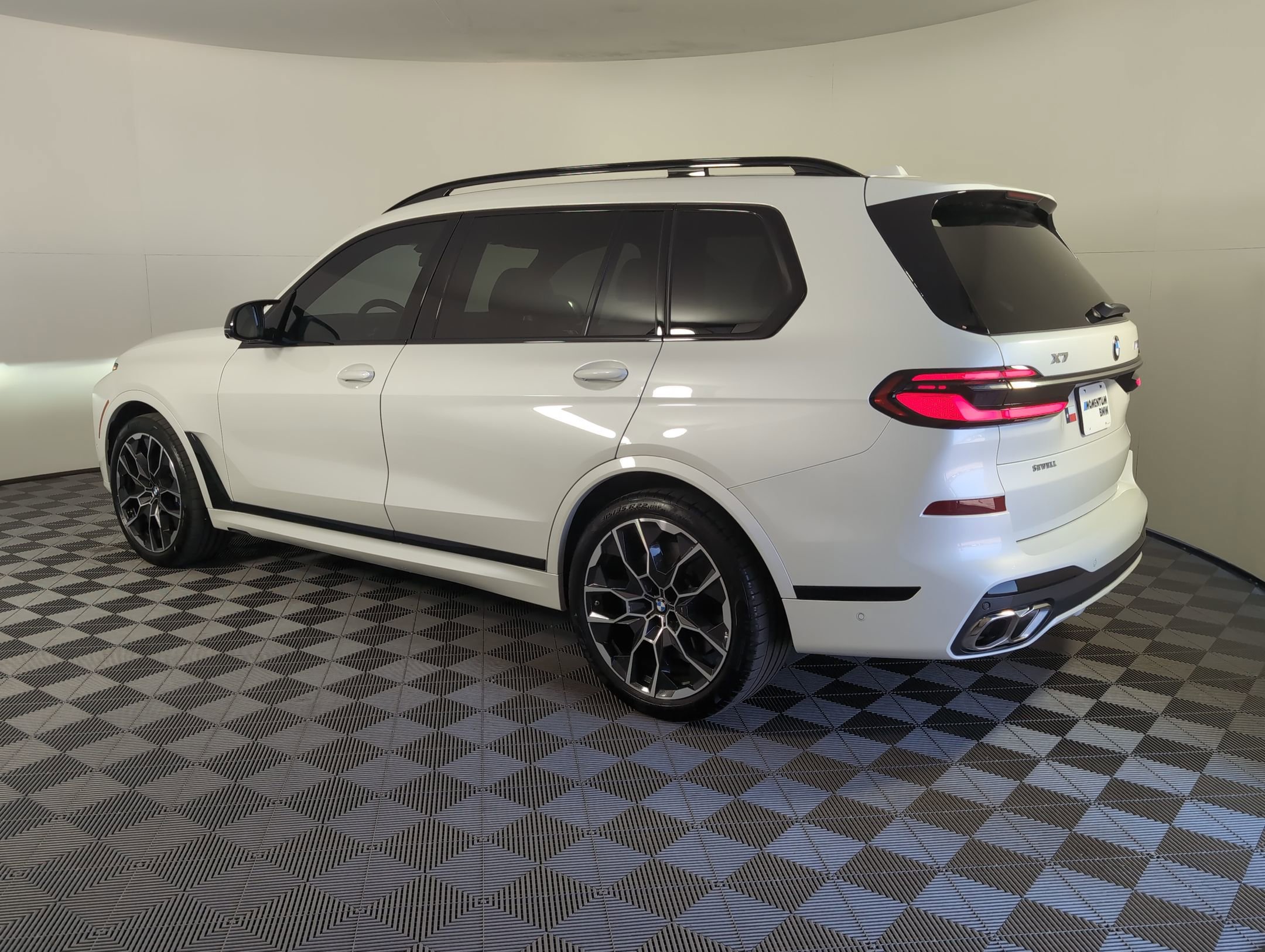 2025 Bmw X7 M60i photo 3