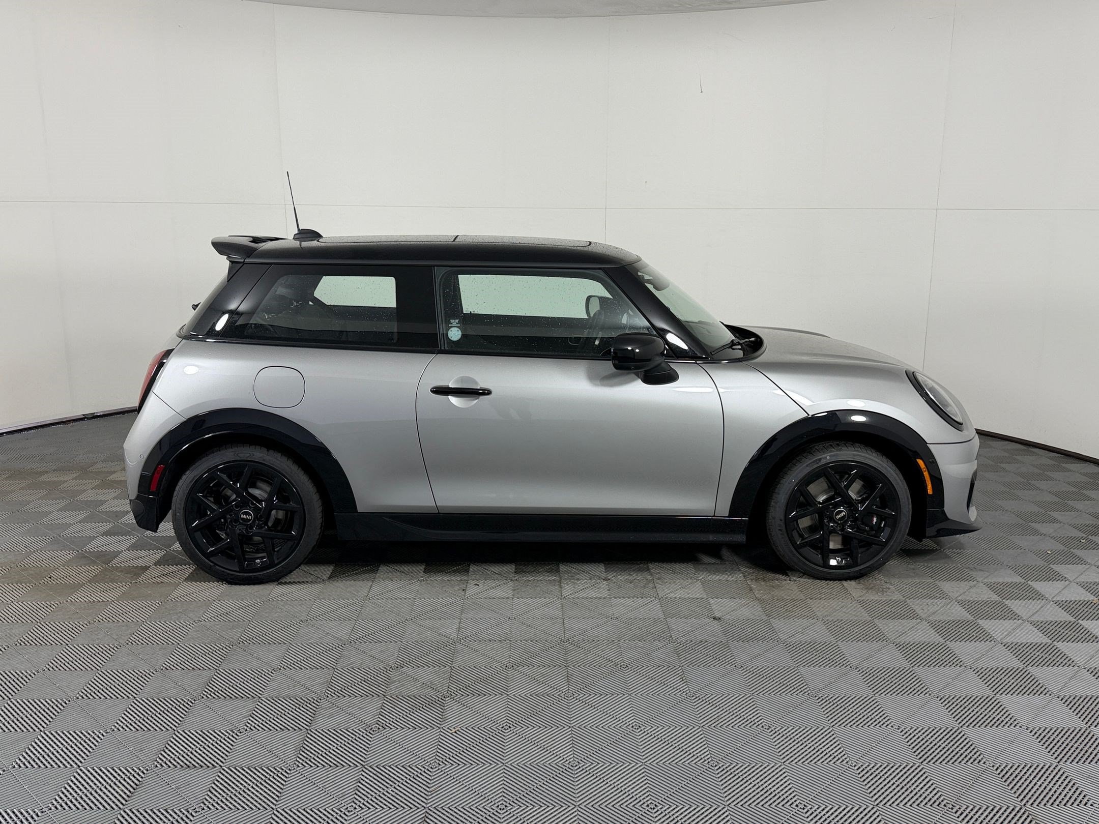 2026 MINI Hardtop 2 Door S - Photo 8