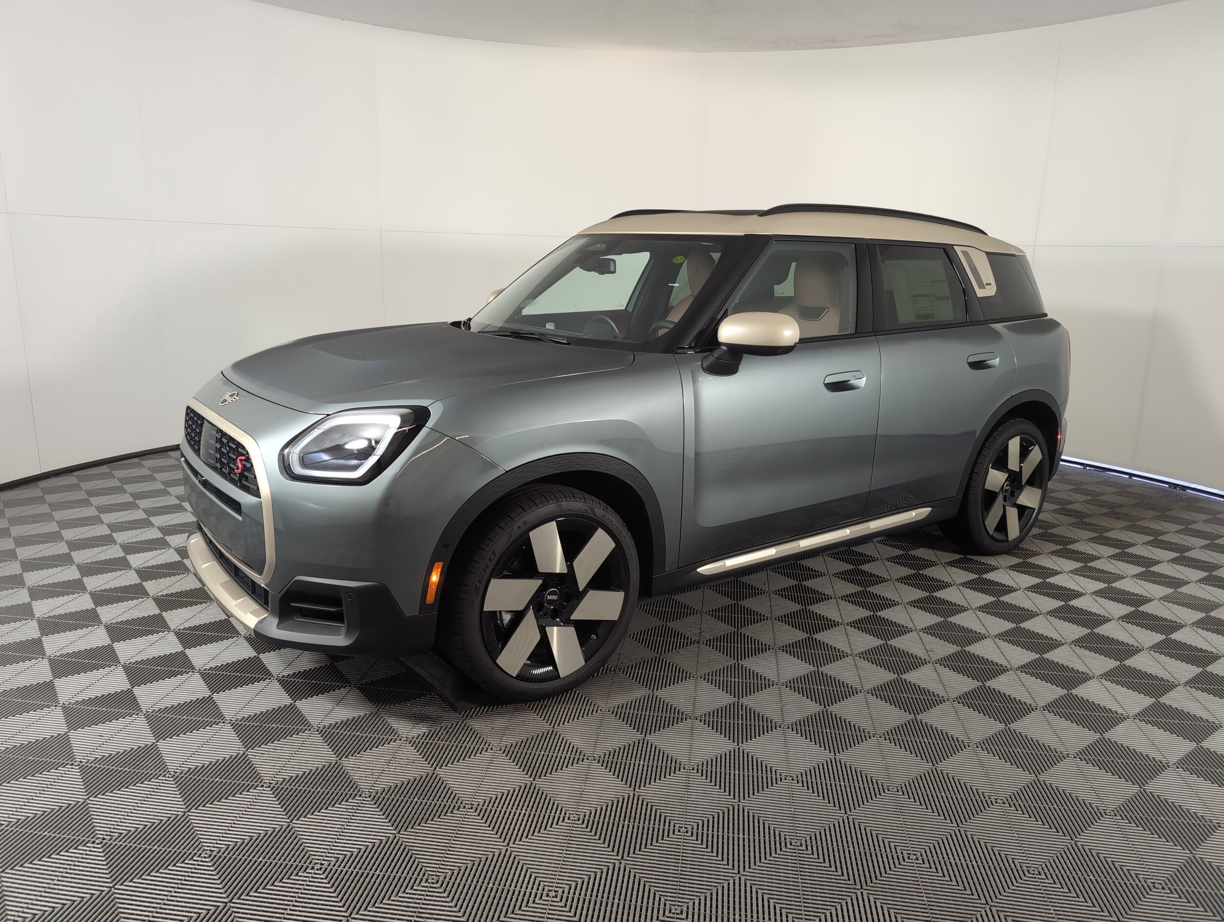 2025 Mini Countryman S ALL4 Iconic photo 3