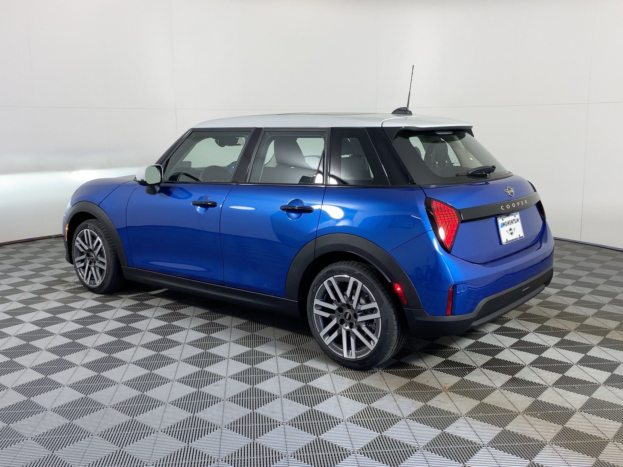 2026 Mini Cooper Signature photo 3