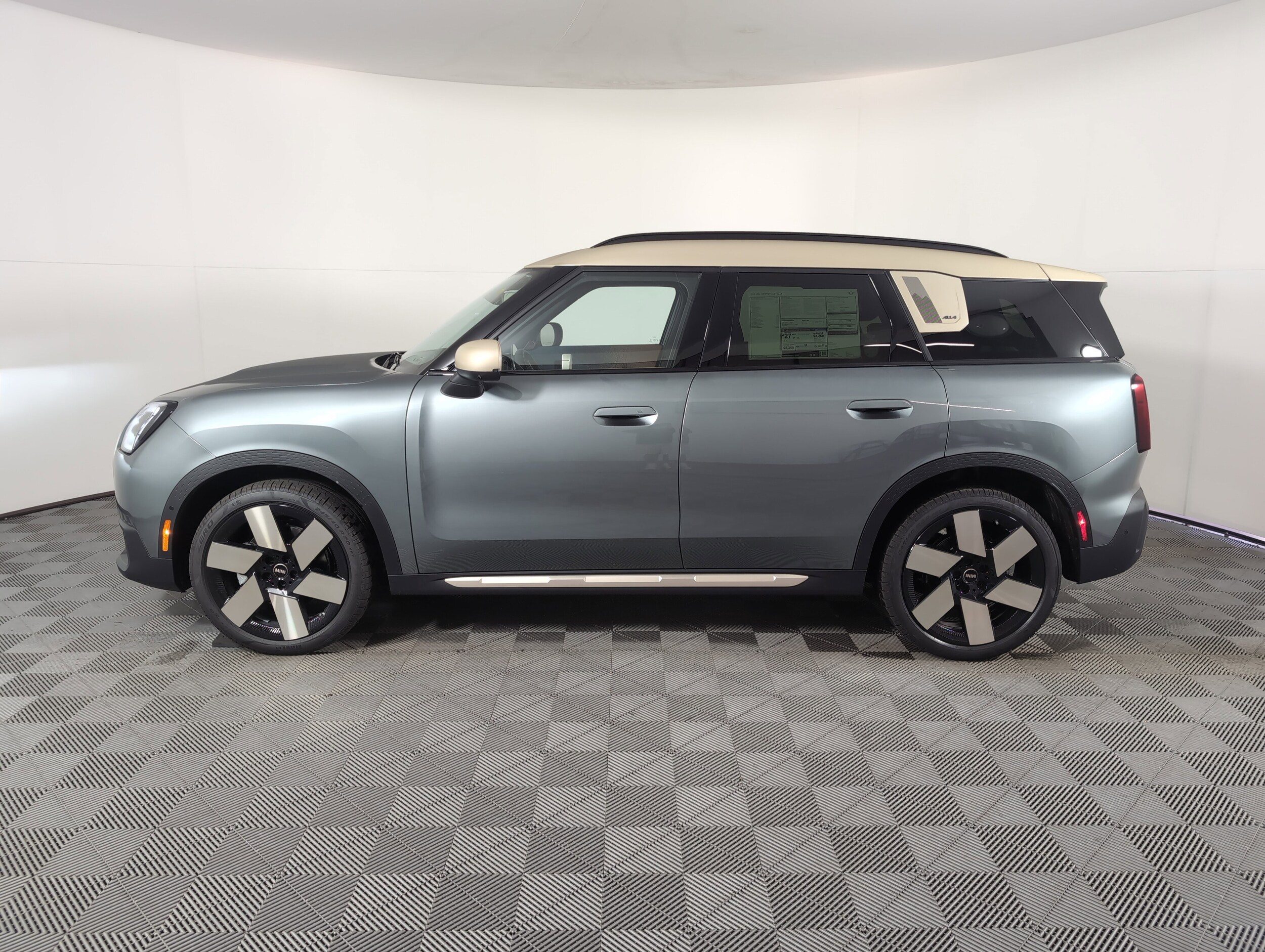 2025 Mini Countryman S ALL4 Iconic photo 4