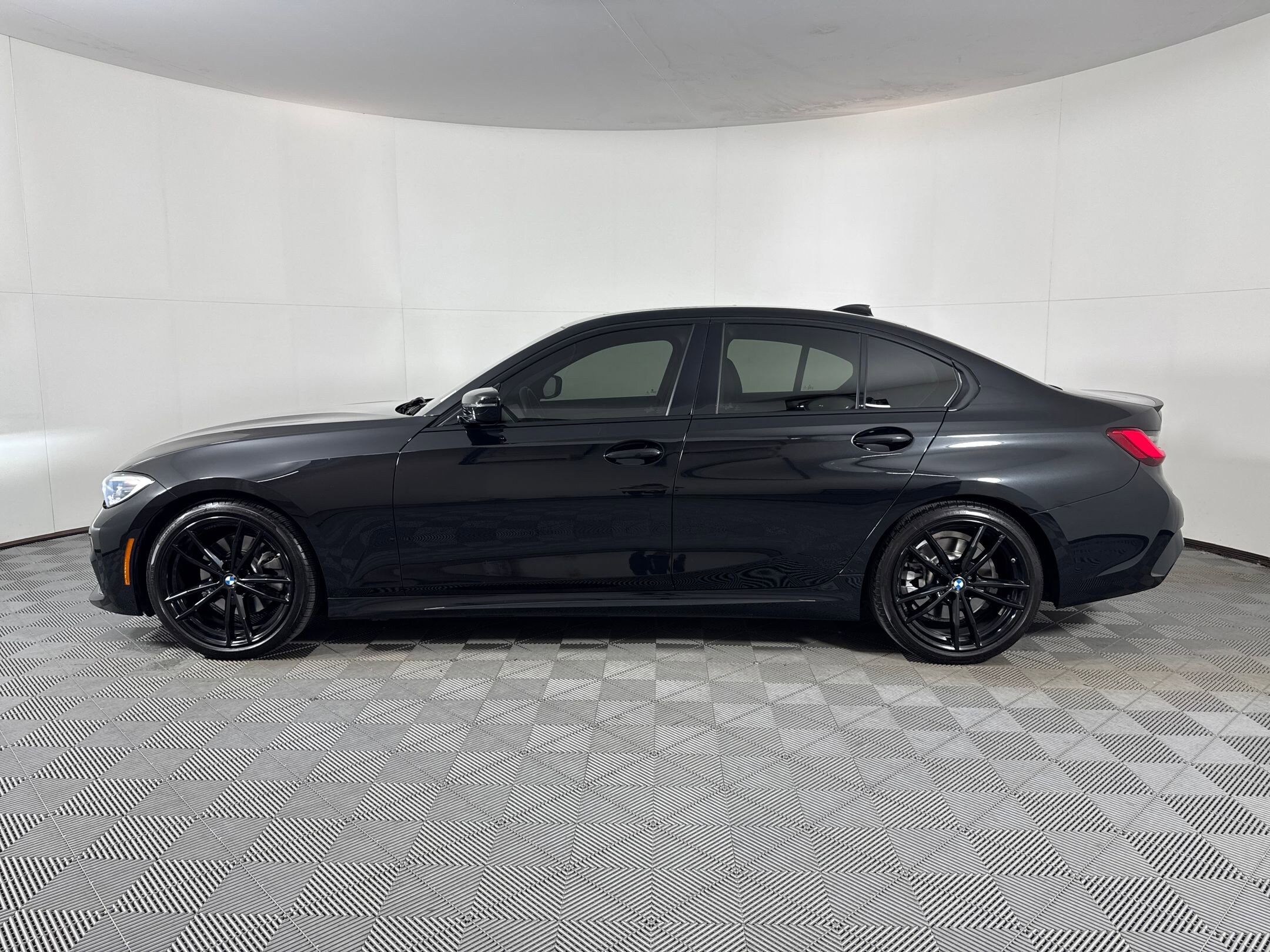 2021 Bmw 330i Sedan photo 2