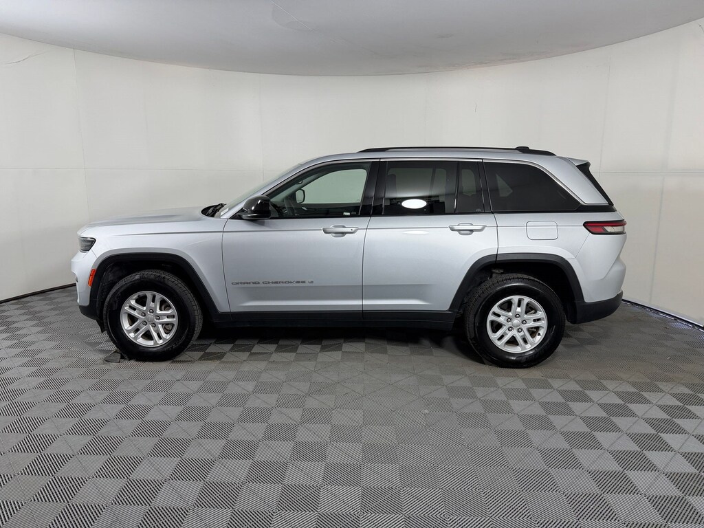 Used 2023 Jeep Grand Cherokee Laredo SUV