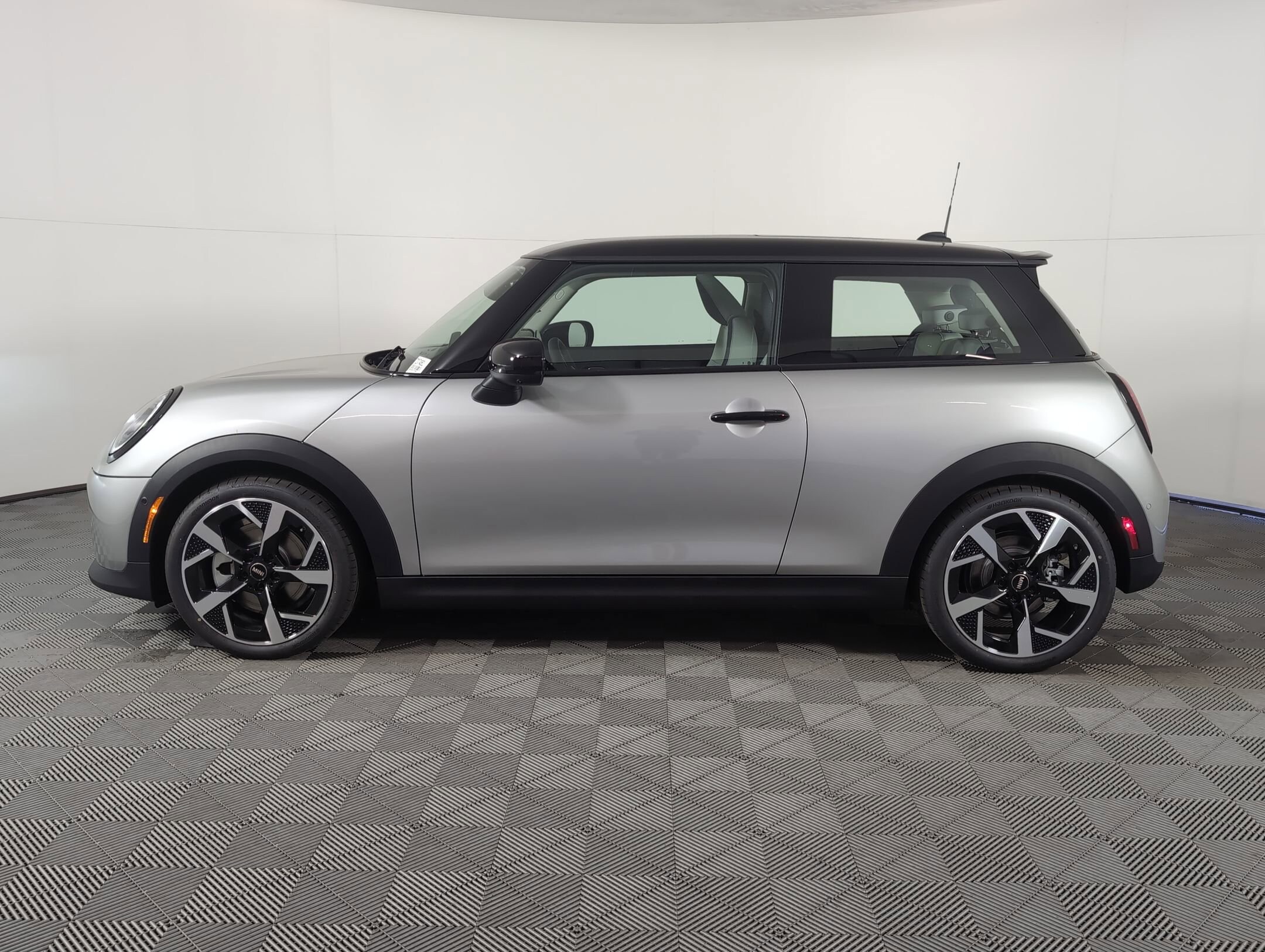 2026 Mini Cooper S 2 Door Iconic photo 2