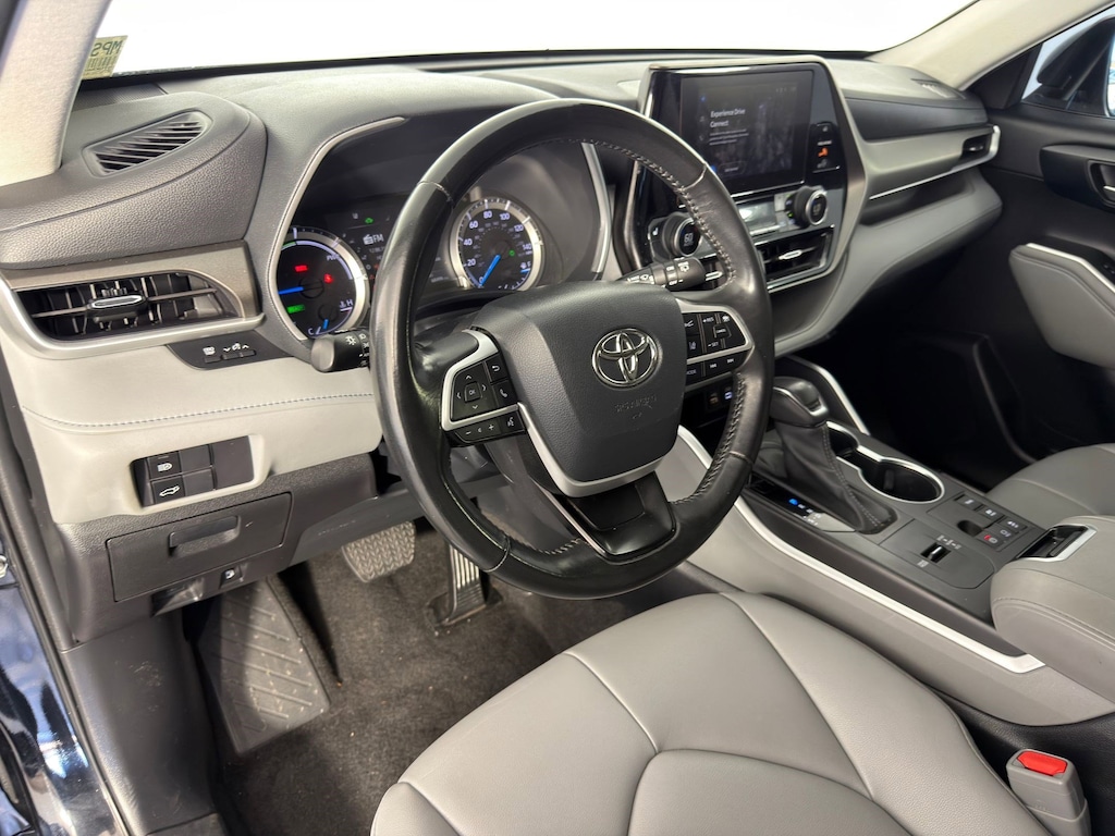 Used 2023 Toyota Highlander Hybrid XLE SUV
