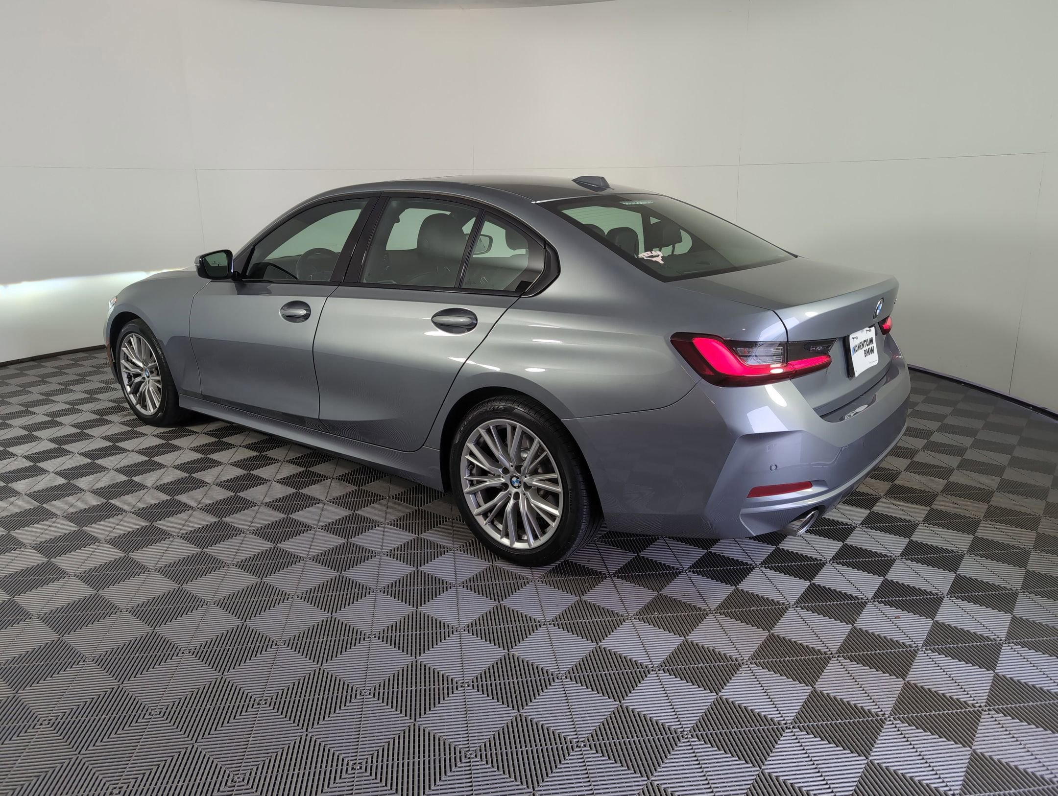 2023 Bmw 330i photo 3