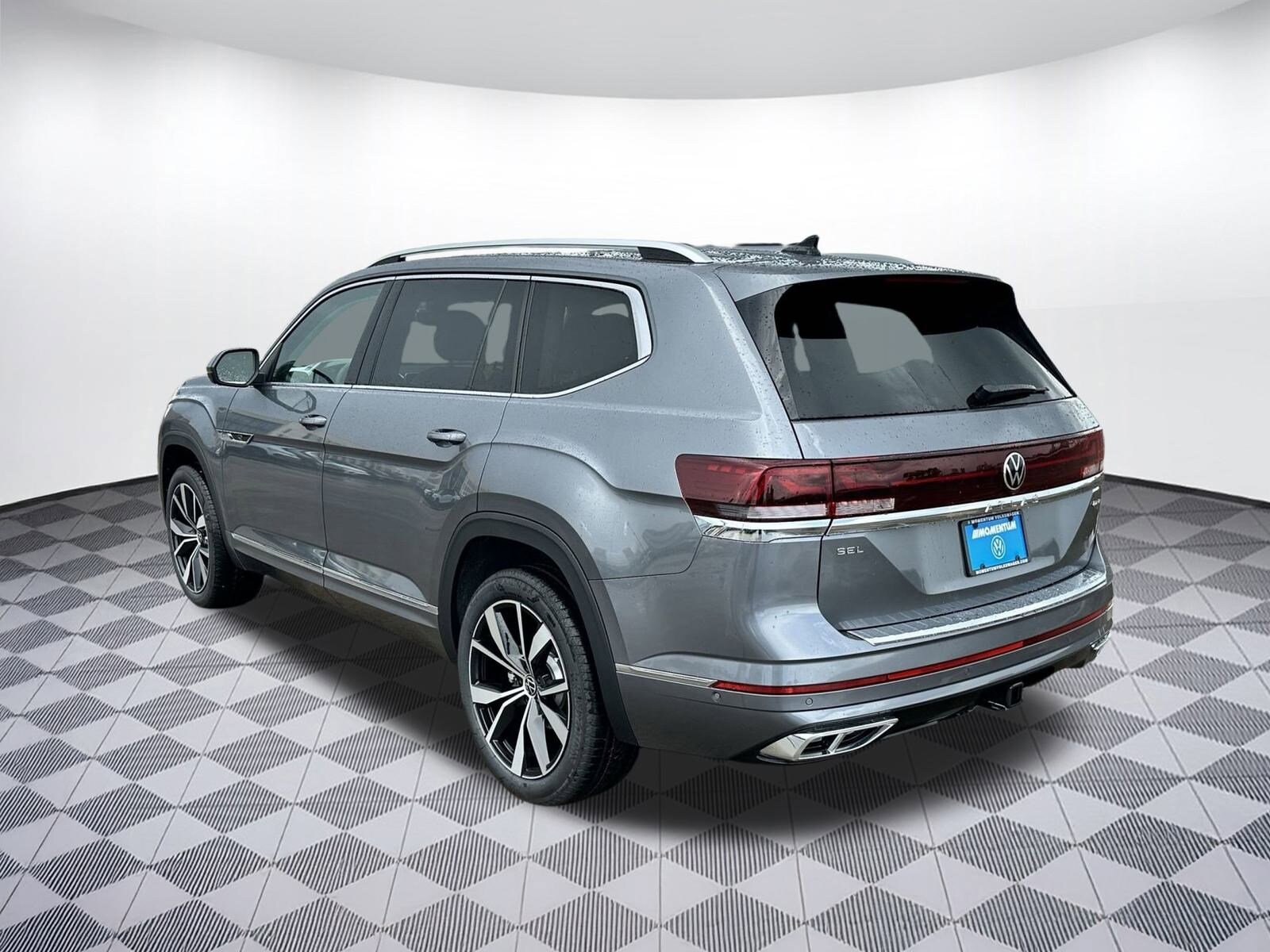 2025 Volkswagen Atlas SEL Premium R-Line photo 3